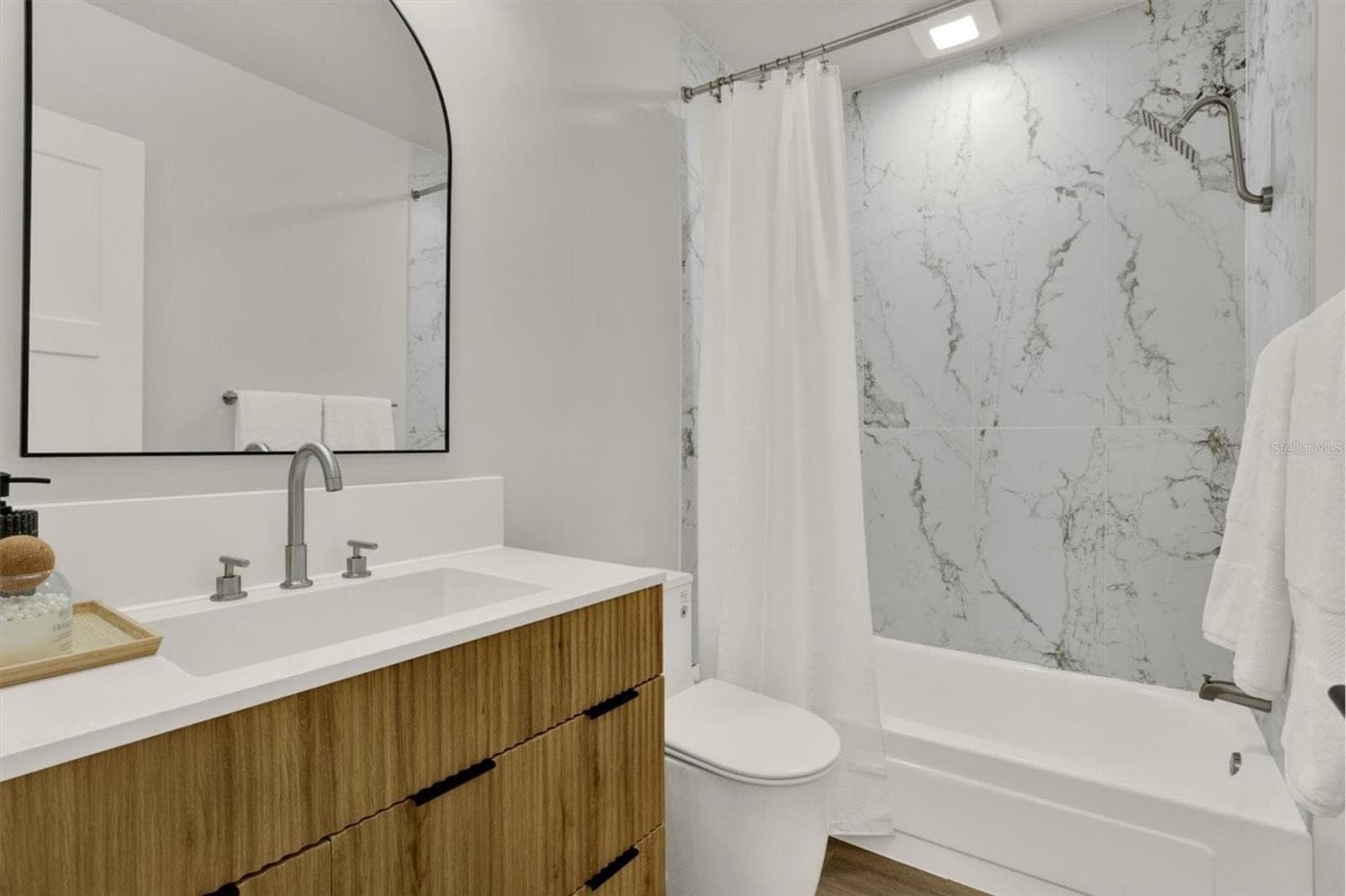 Condominium at 6015 19TH ST N #302, ST PETERSBURG, photo 13 of 35