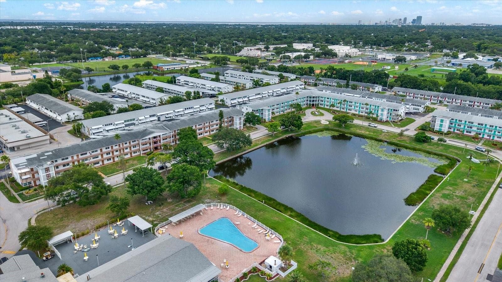 Condominium at 6015 19TH ST N #302, ST PETERSBURG, photo 23 of 35