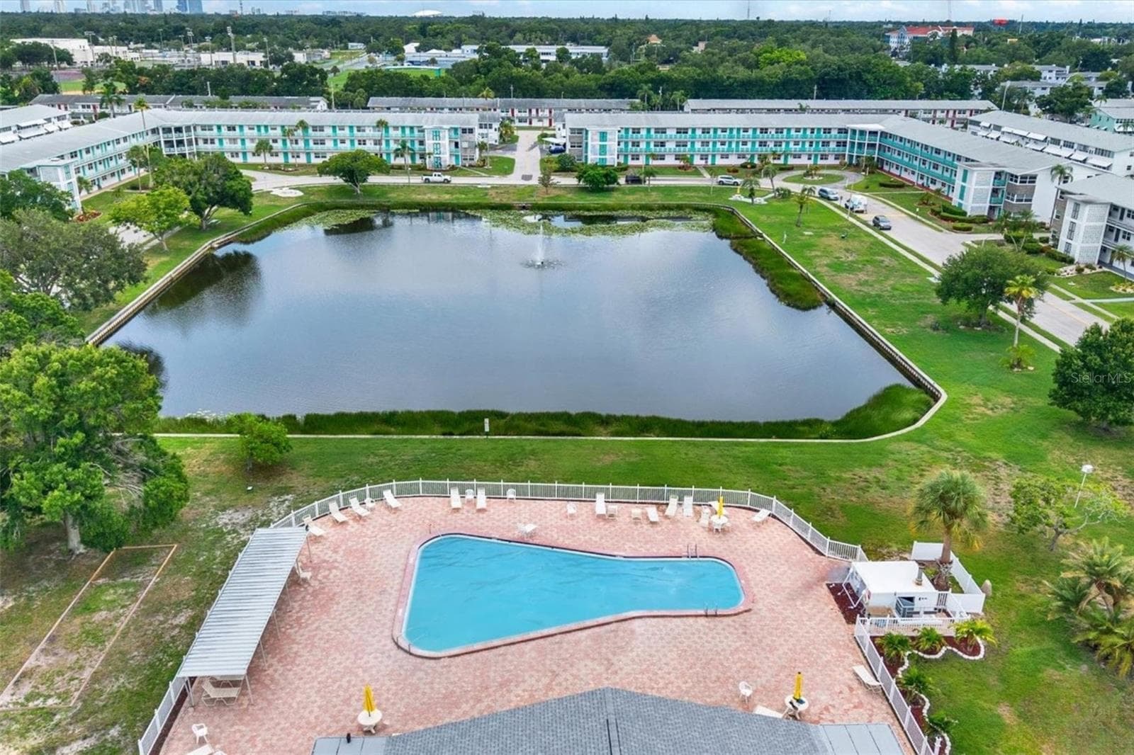 Condominium at 6015 19TH ST N #302, ST PETERSBURG, photo 25 of 35