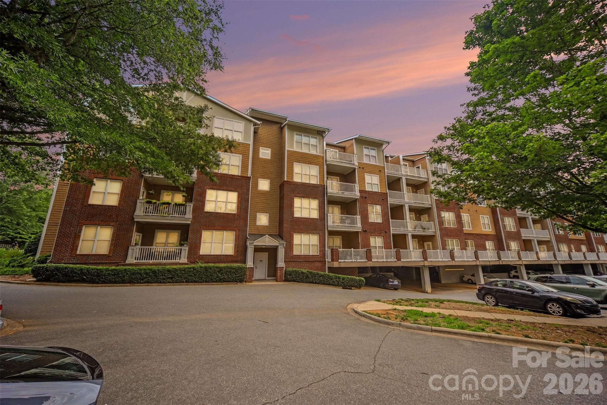 Condominium at Charlotte, photo 2 of 26