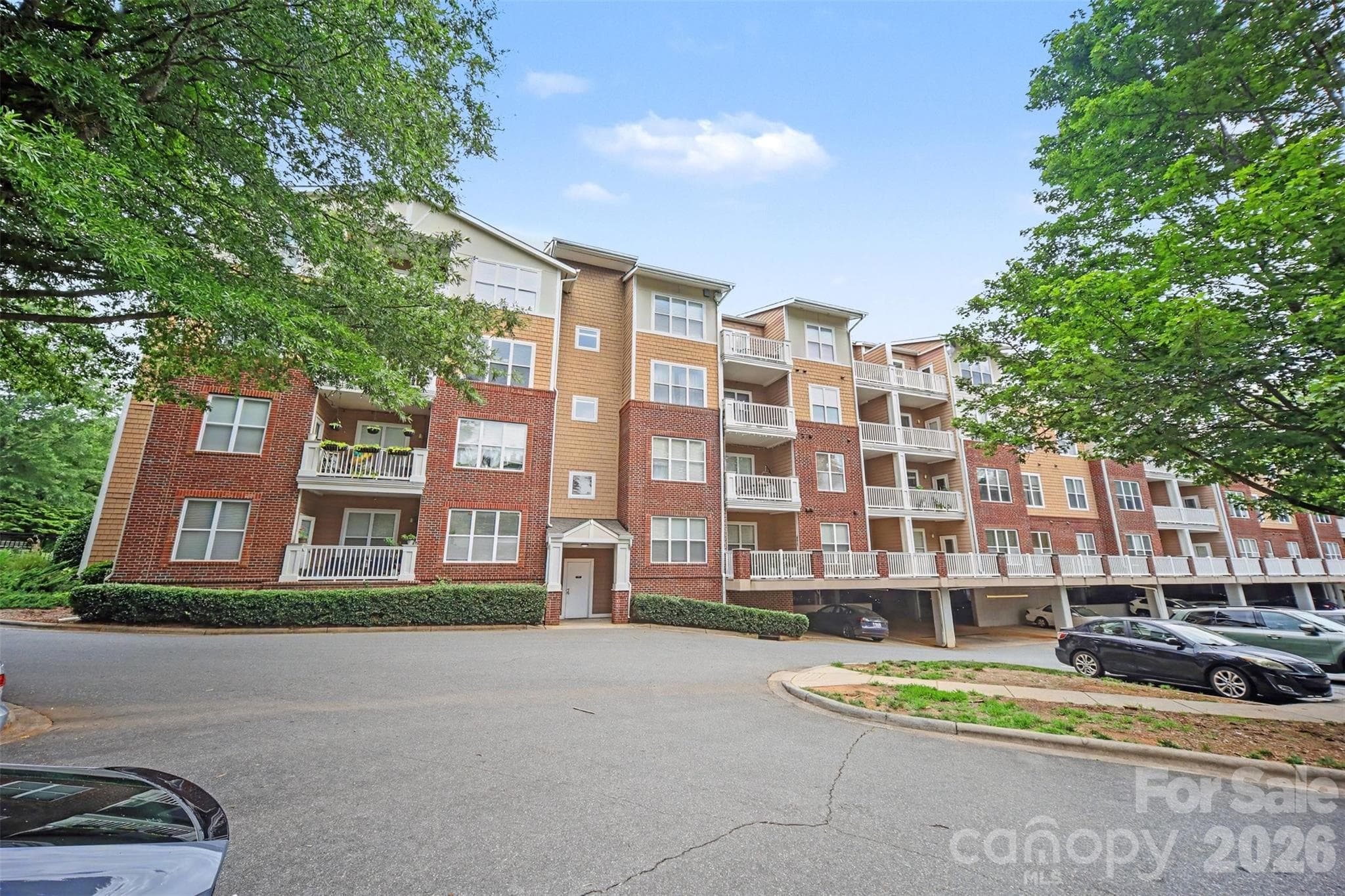 Condominium at Charlotte, photo 3 of 26