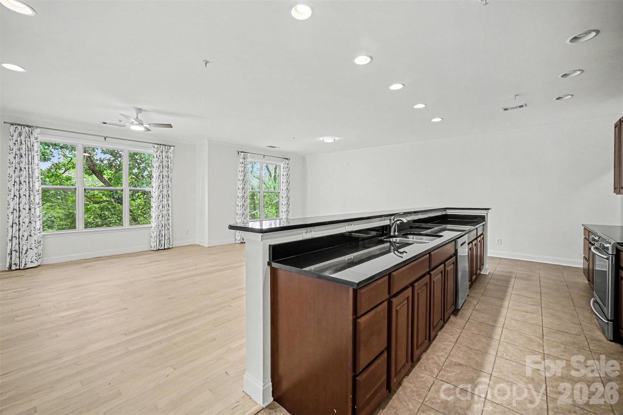 Condominium at Charlotte, photo 7 of 26