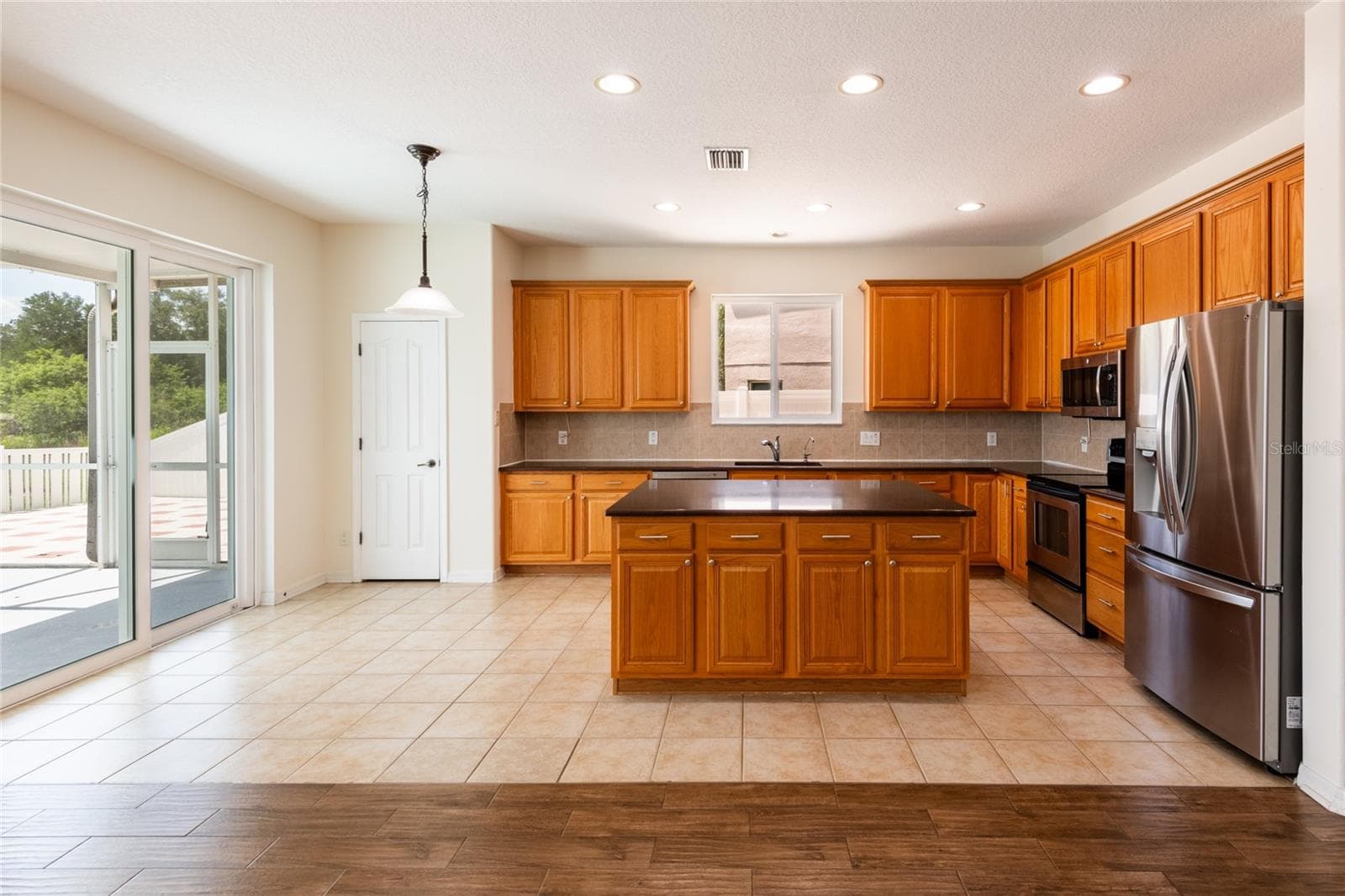Single Family Residence at 10907 GOLDEN SILENCE DR, RIVERVIEW, photo 8 of 29