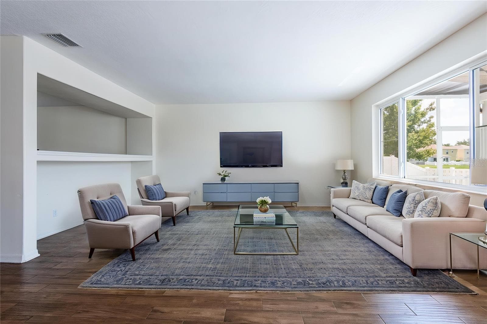 Virtually Staged - 10907 GOLDEN SILENCE DR, RIVERVIEW