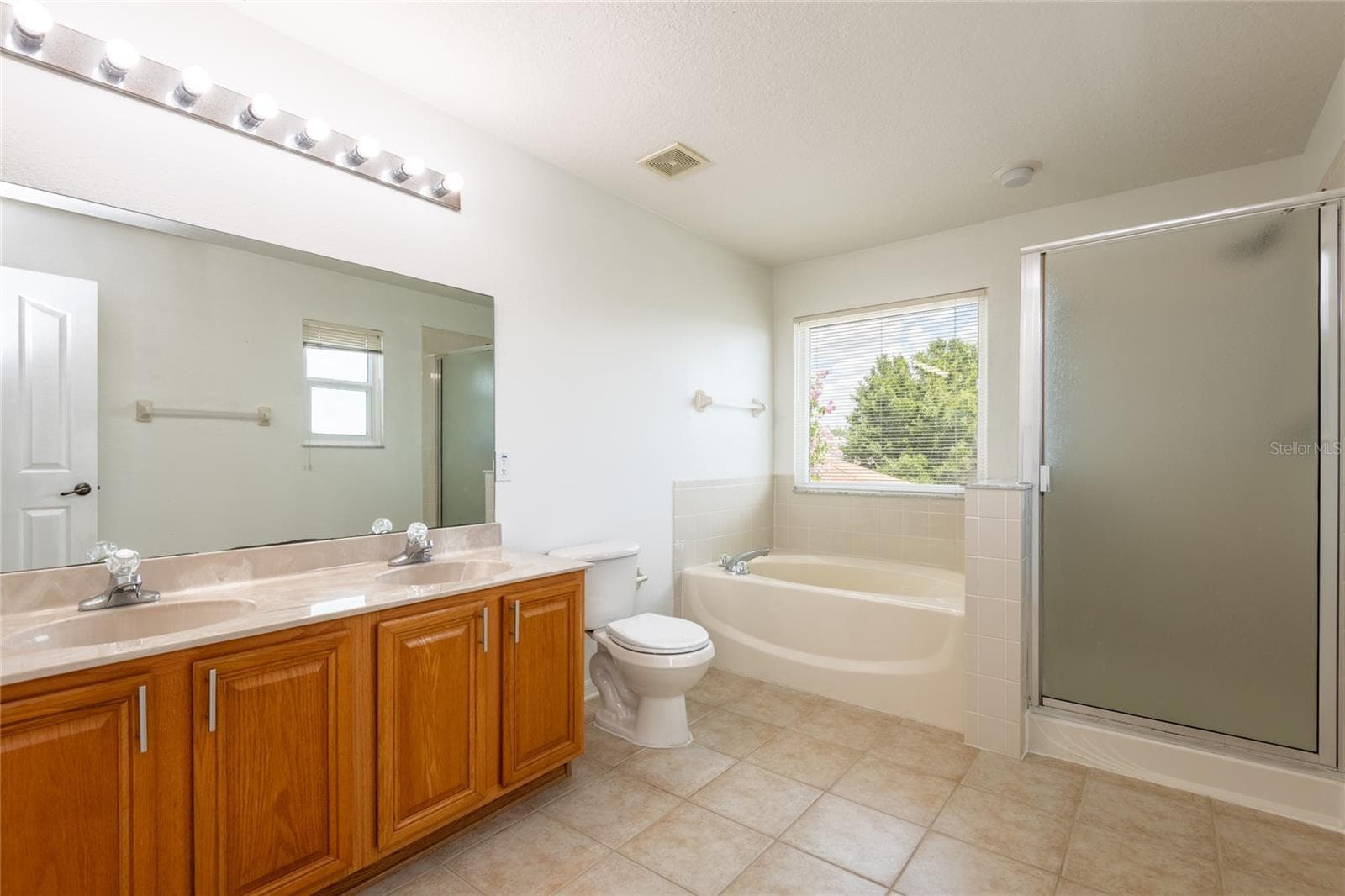 Single Family Residence at 10907 GOLDEN SILENCE DR, RIVERVIEW, photo 14 of 29
