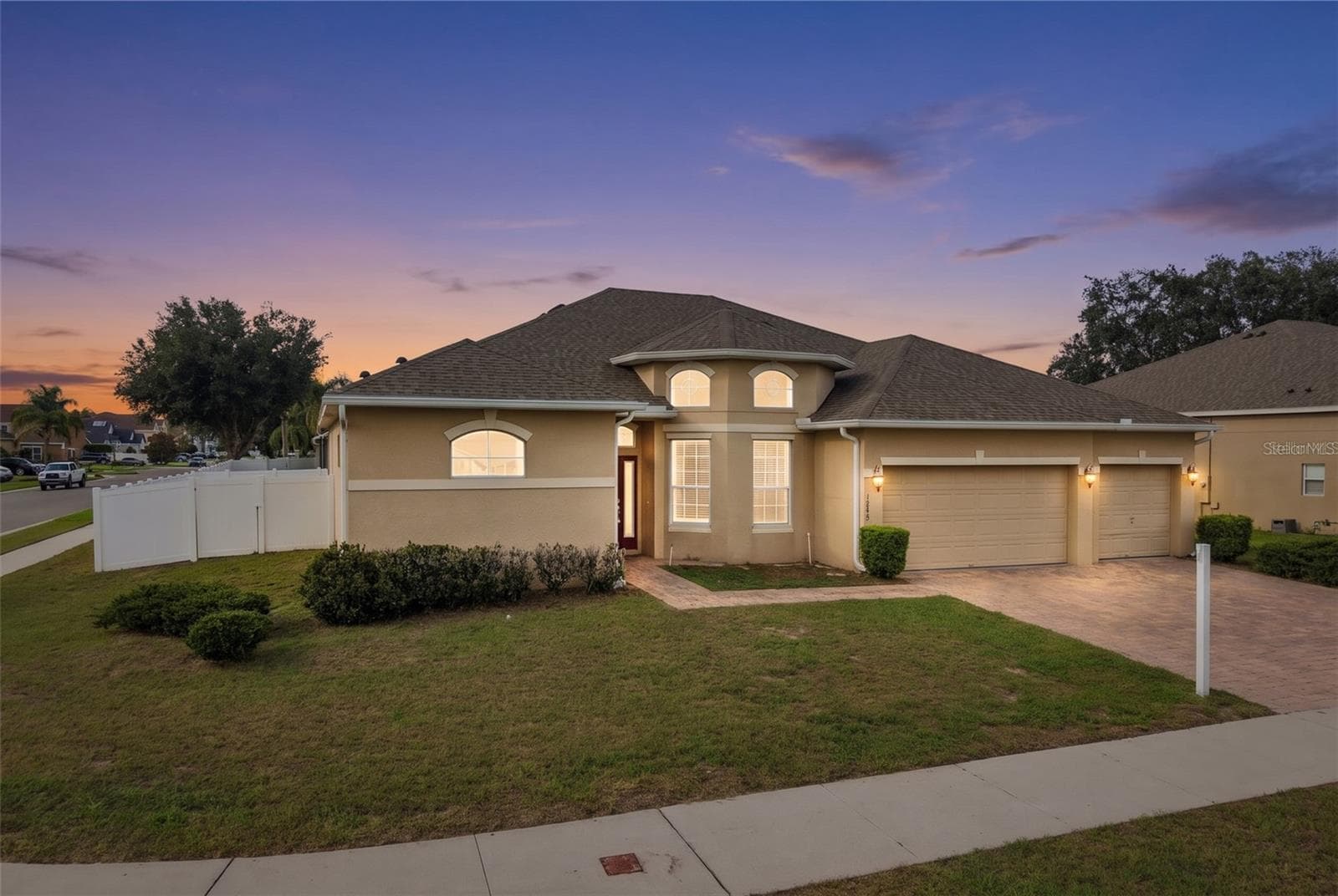 1642 CHANDELLE LN