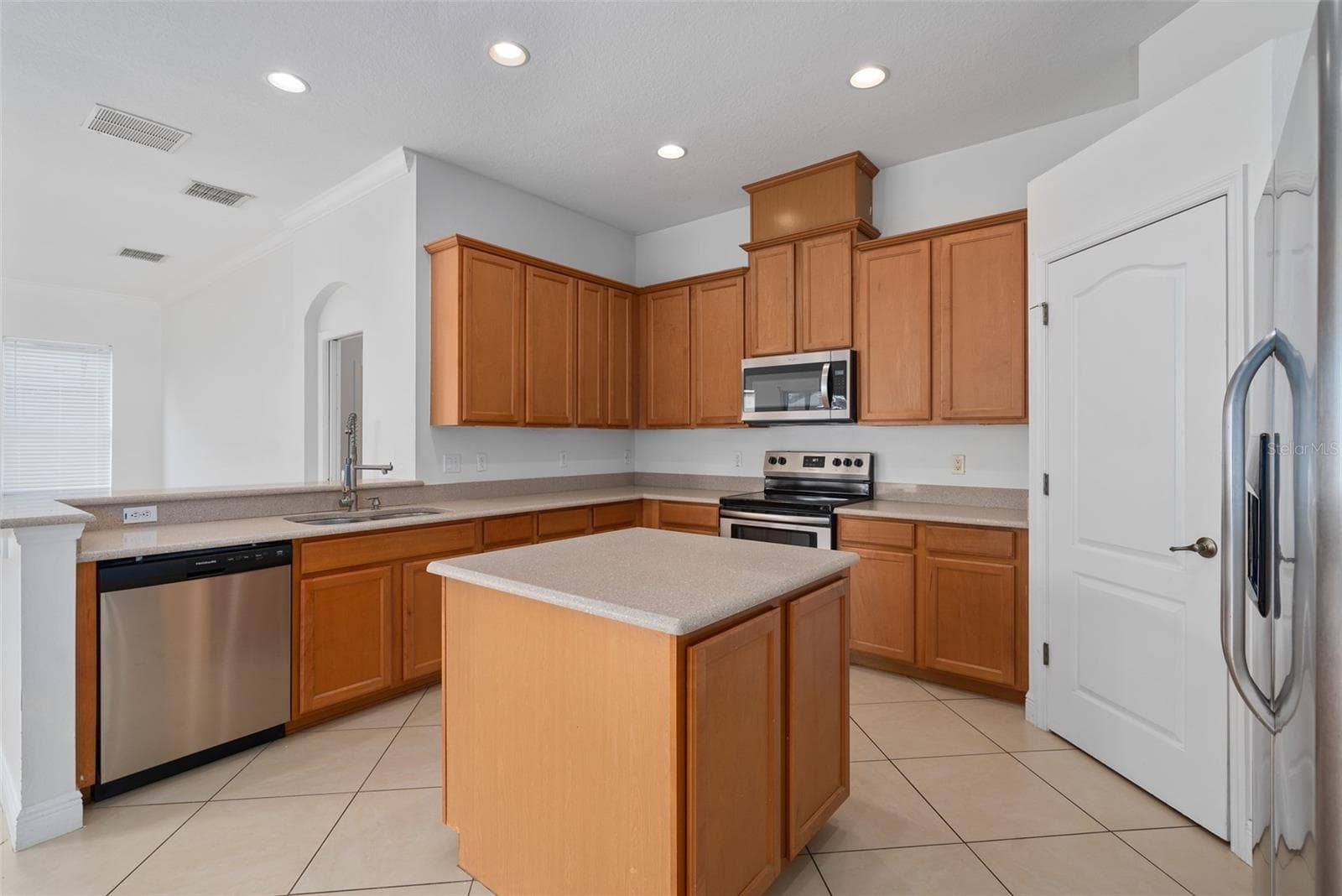 Single Family Residence at 1642 CHANDELLE LN, WINTER GARDEN, photo 17 of 46
