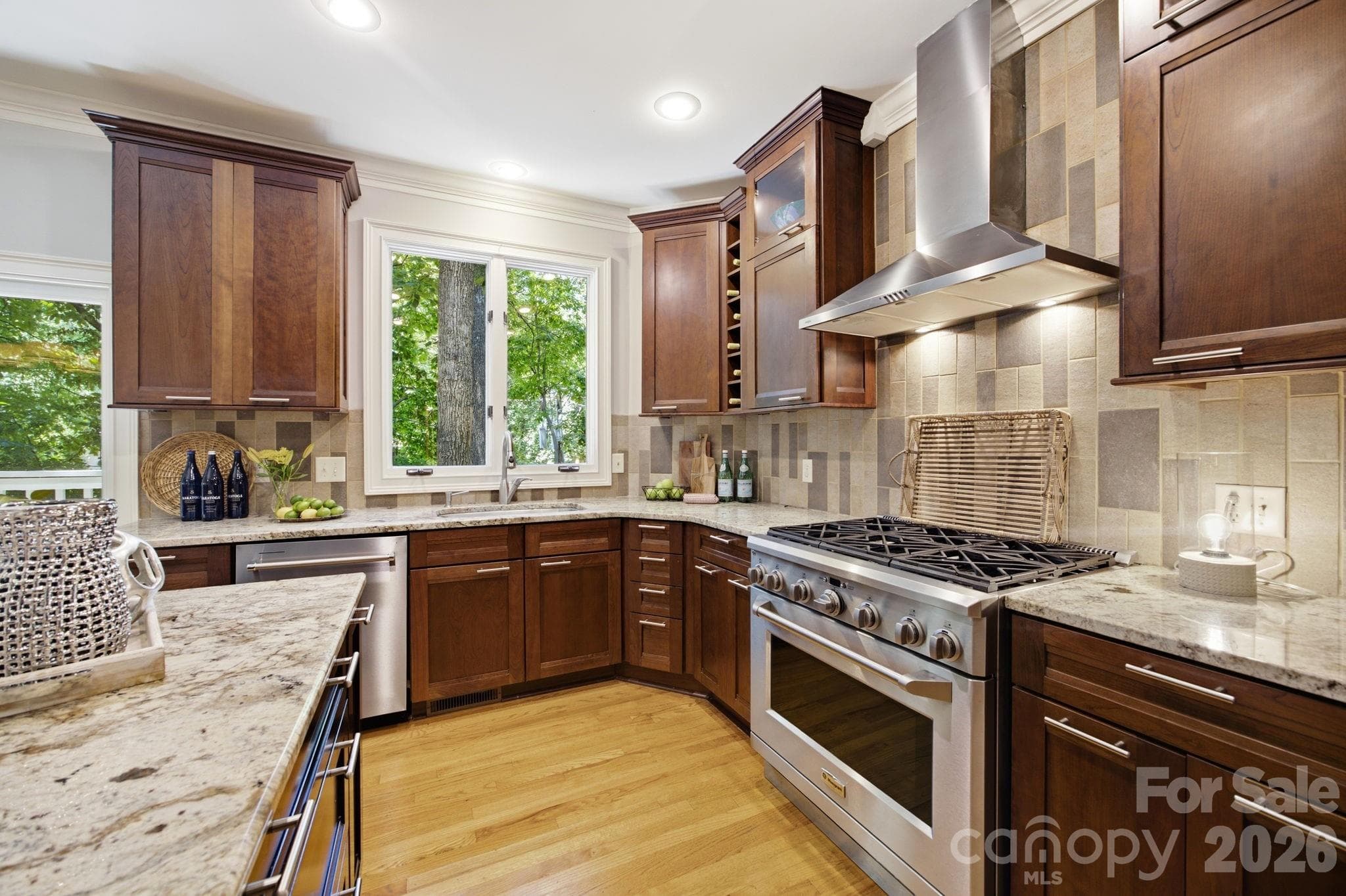Single Family Residence at 20011 Chapel Point Lane, Cornelius, photo 9 of 39