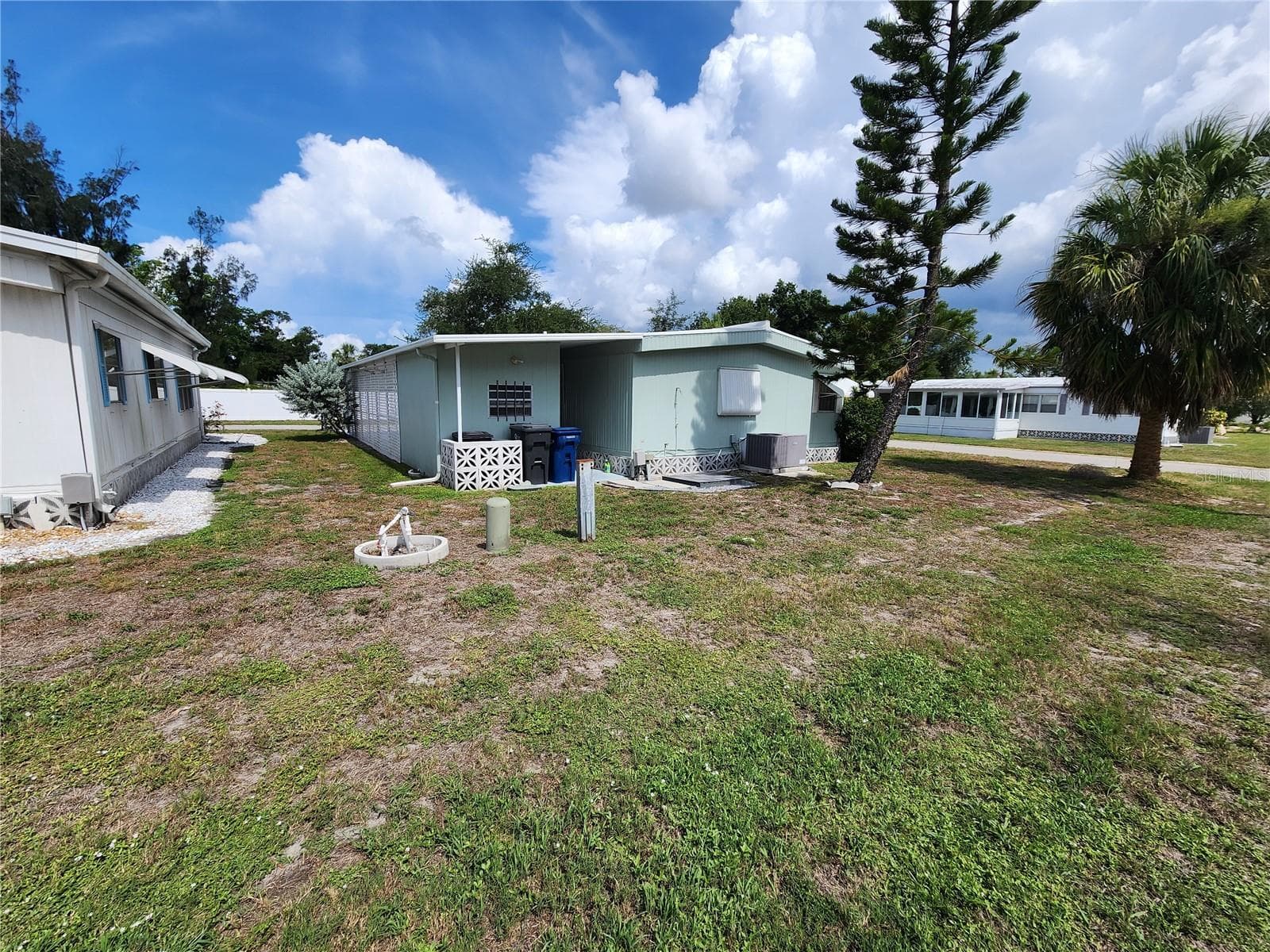 Back Yard - 808 53RD AVE E #223, BRADENTON