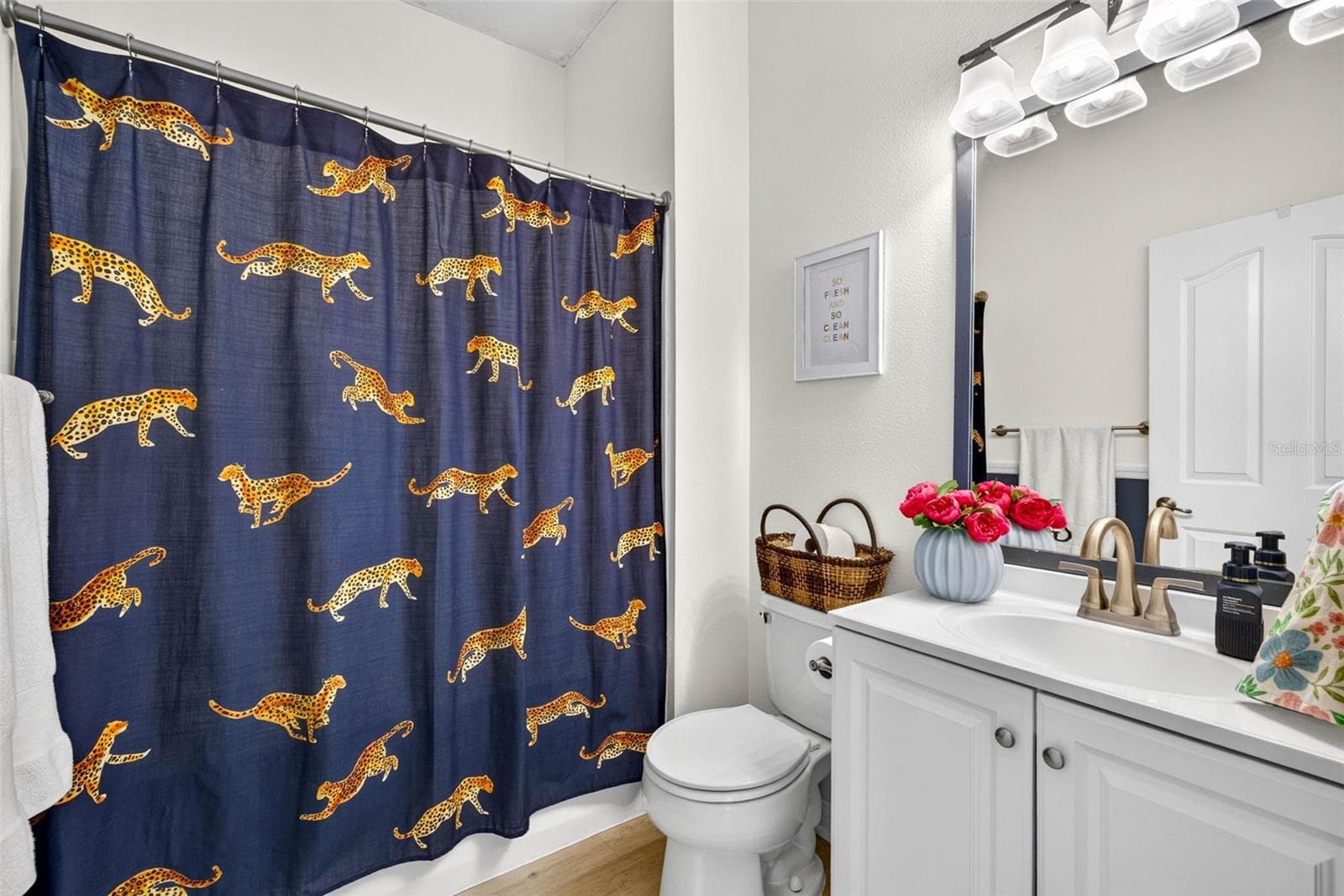First floor bathroom - 7360 BRIDGEVIEW DR, WESLEY CHAPEL