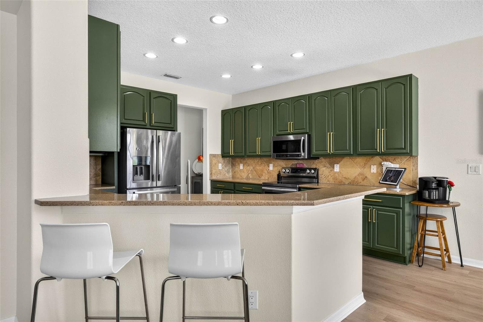 Kitchen FULLY UPDATED - 7360 BRIDGEVIEW DR, WESLEY CHAPEL