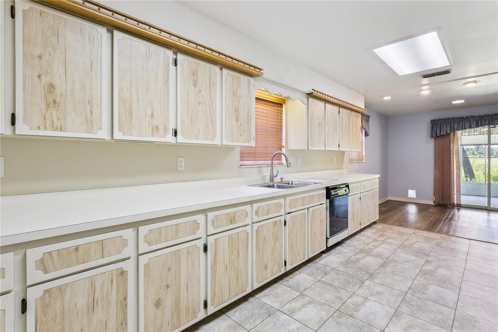 Single Family Residence at 32 GORDON CT, LEESBURG, photo 14 of 49