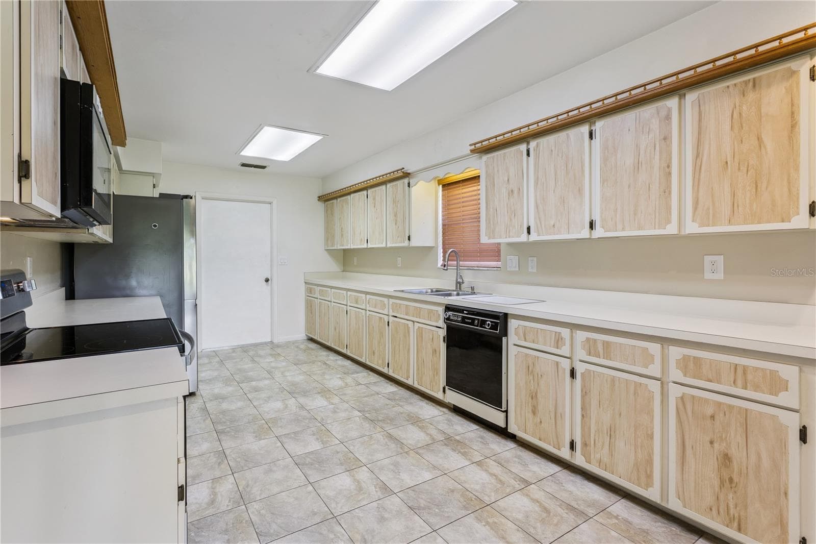 Single Family Residence at 32 GORDON CT, LEESBURG, photo 15 of 49