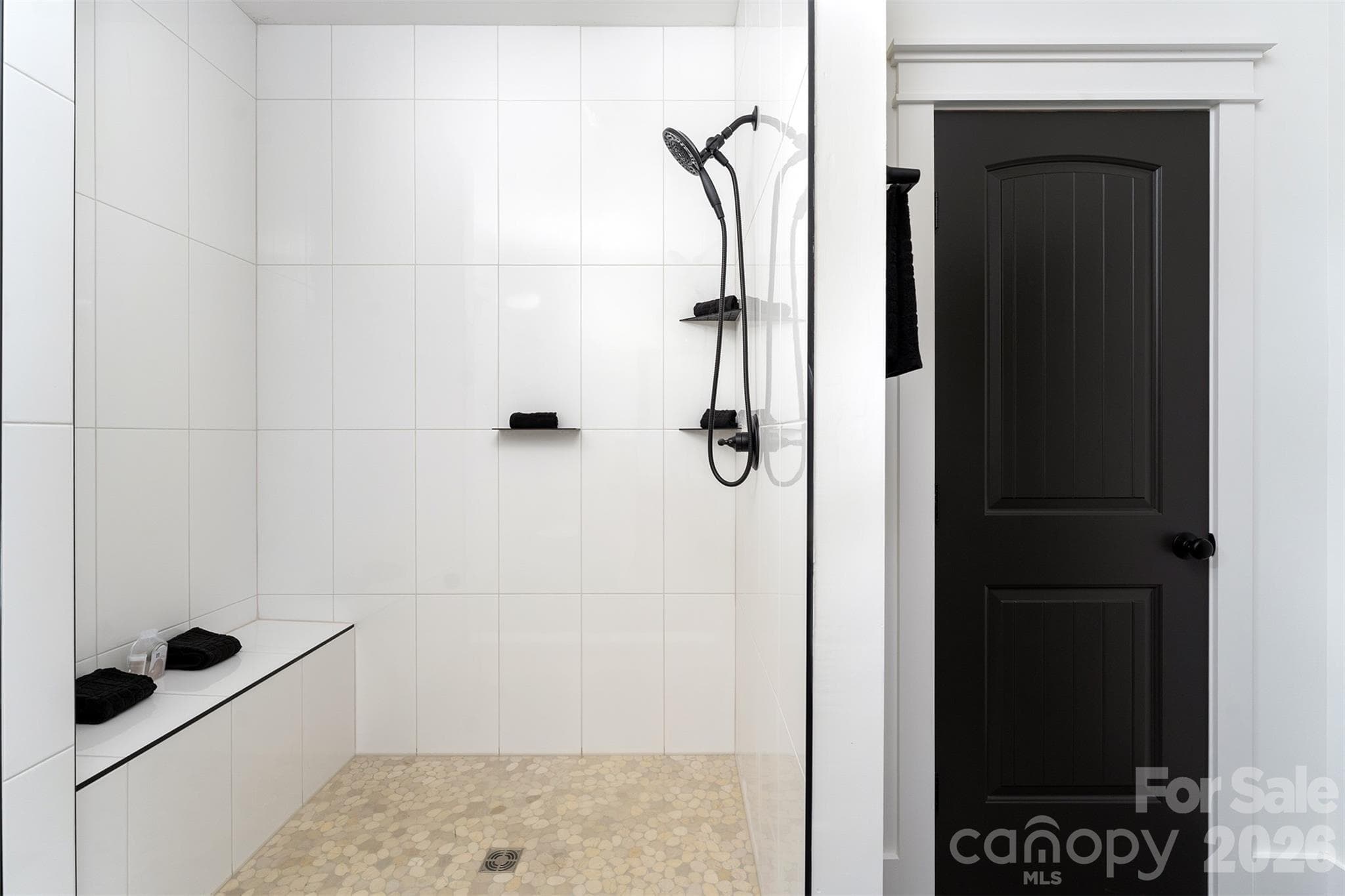 Large shower - 808 Maybank Drive, Hendersonville