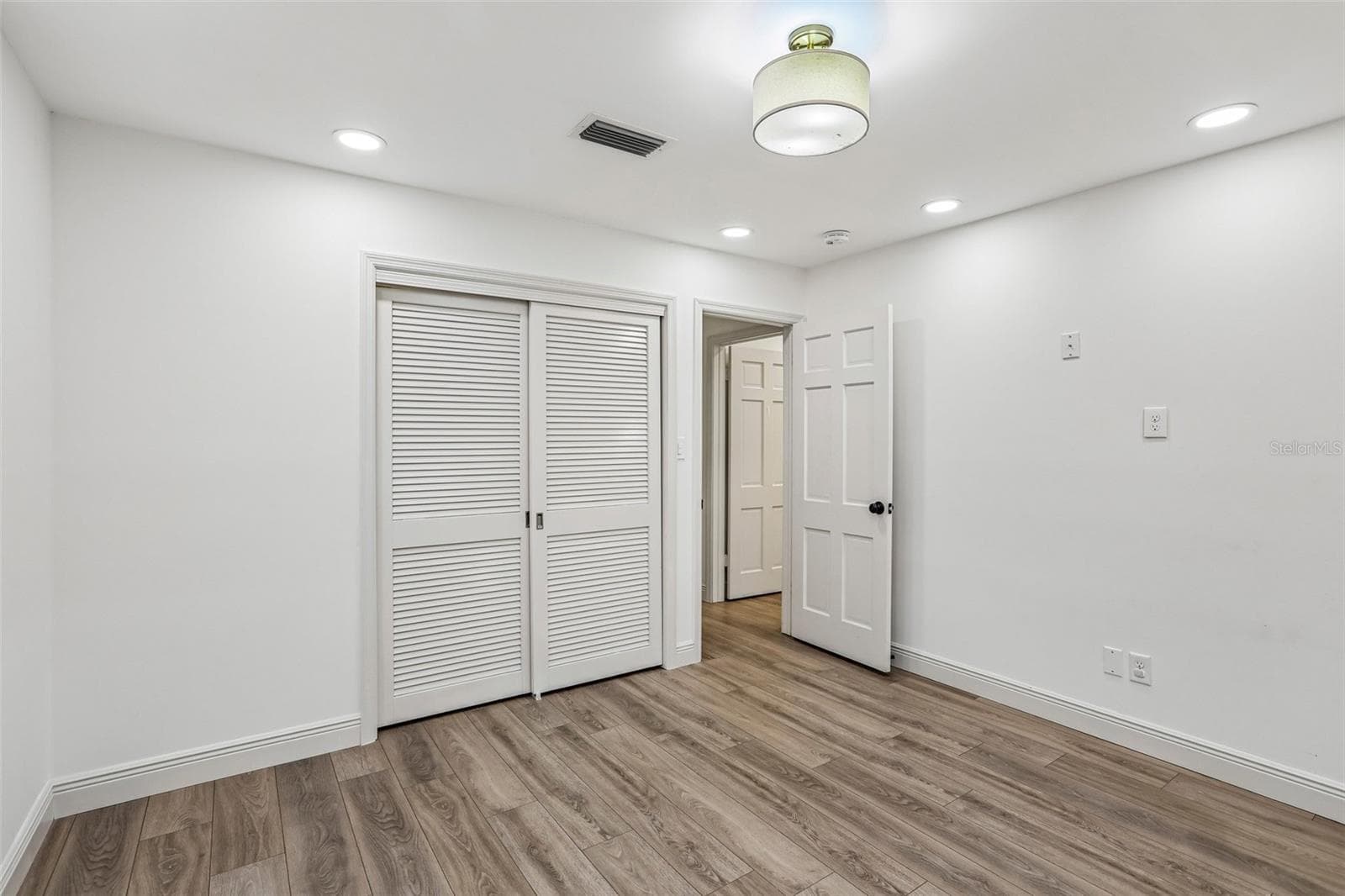 Single Family Residence at 4708 W NEPTUNE ST, TAMPA, photo 24 of 39