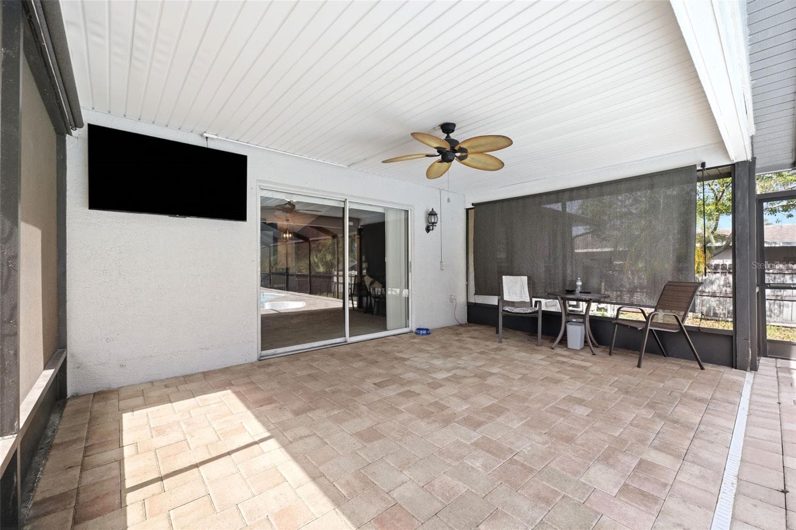 Screened Patio - 10110 BRIAR CIR, HUDSON