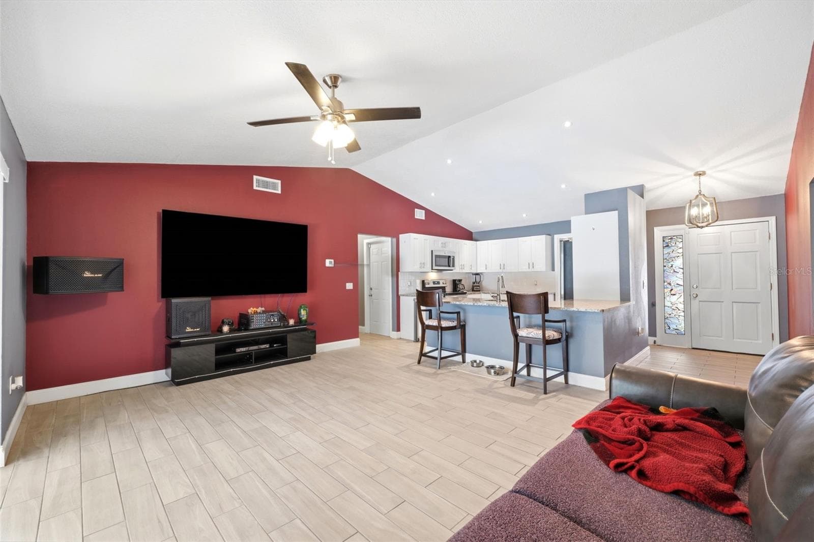 Living/Kitchen - 10110 BRIAR CIR, HUDSON