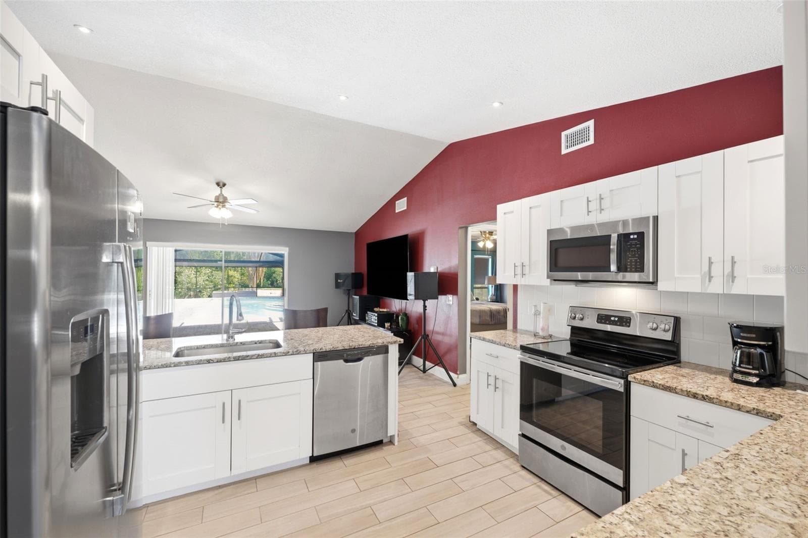 Kitchen - 10110 BRIAR CIR, HUDSON