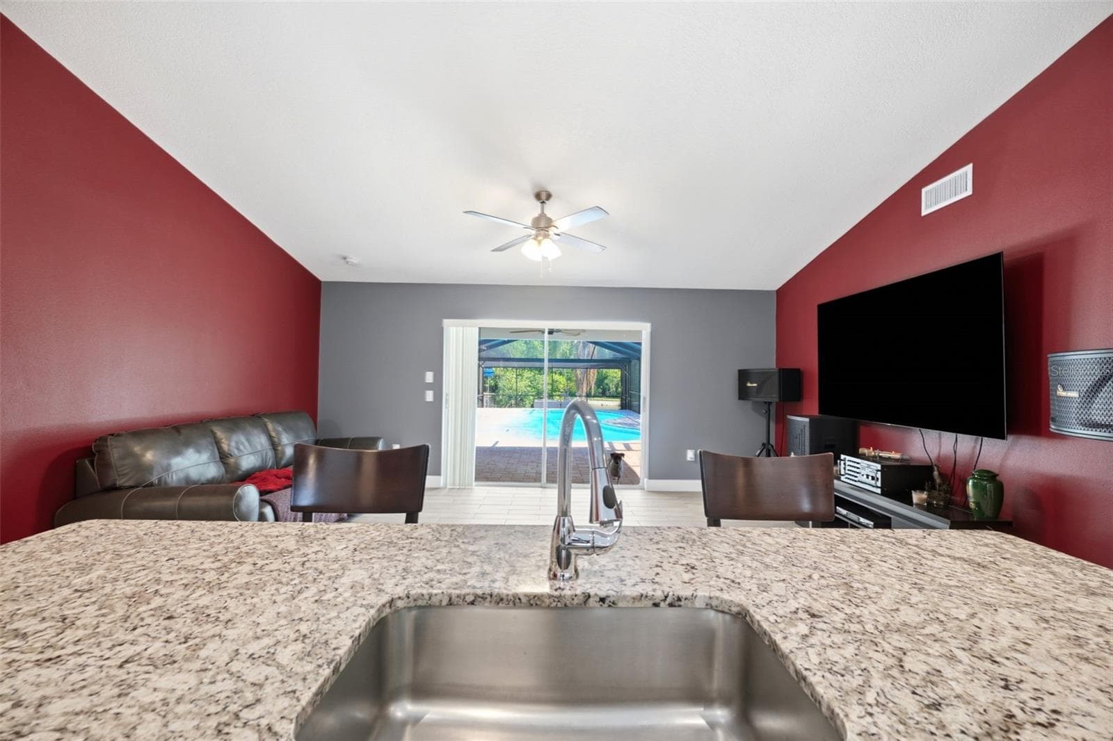 Kitchen - 10110 BRIAR CIR, HUDSON