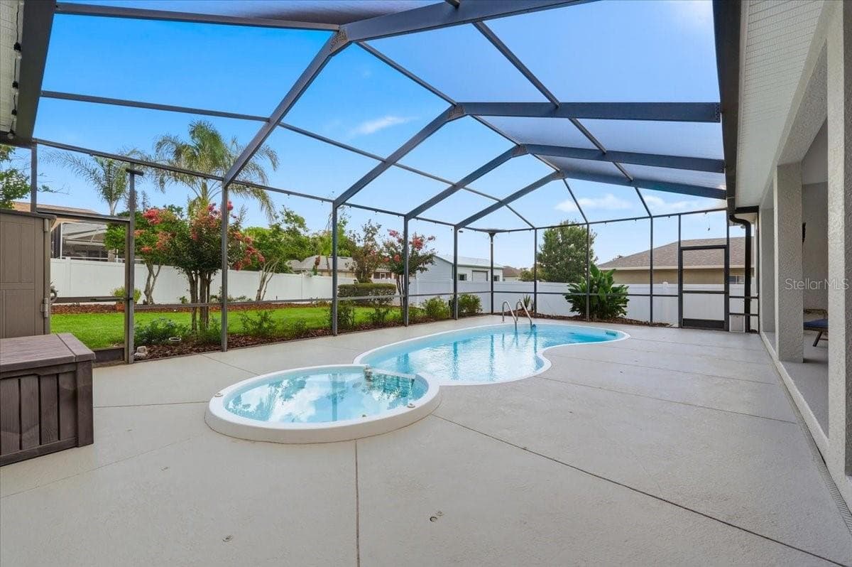 Single Family Residence at 5618 SUMMERLAND HILLS DR, LAKELAND, photo 3 of 63