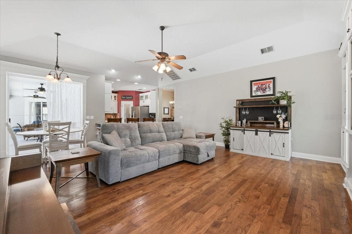 Single Family Residence at 5618 SUMMERLAND HILLS DR, LAKELAND, photo 8 of 63