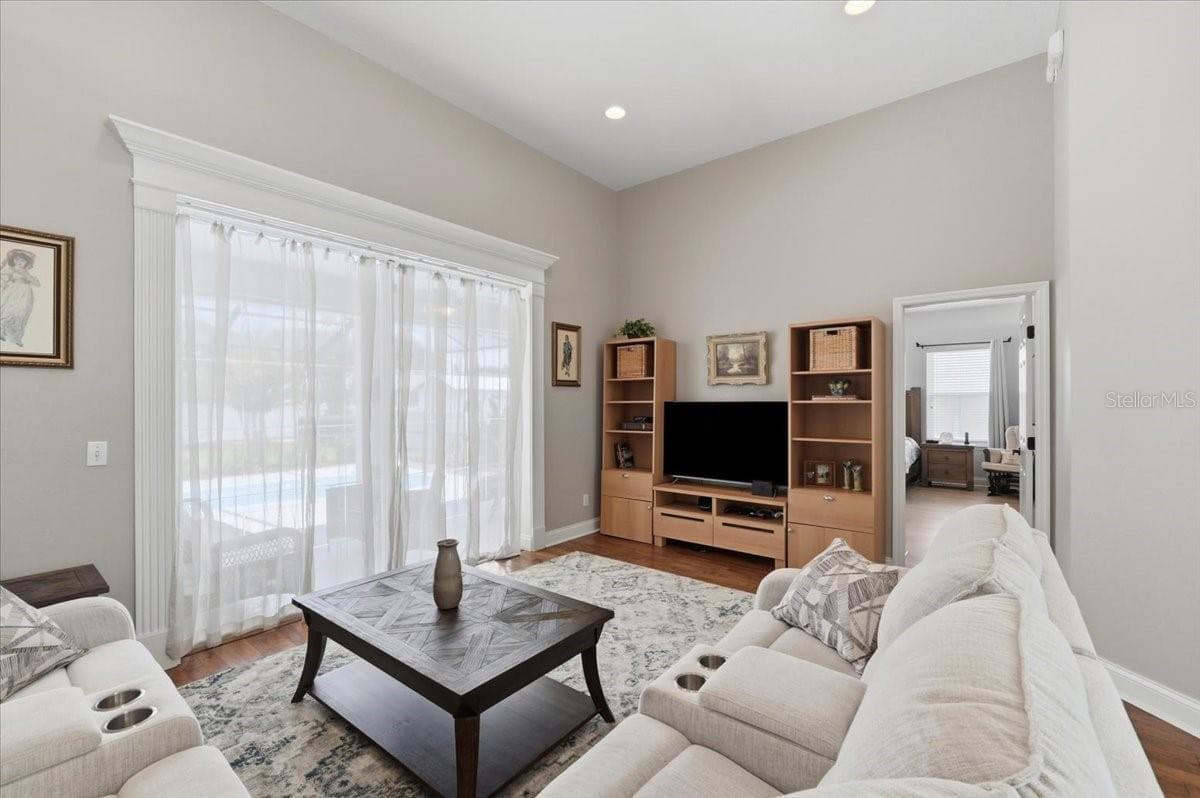 Single Family Residence at 5618 SUMMERLAND HILLS DR, LAKELAND, photo 12 of 63