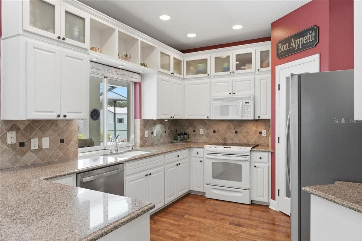 Single Family Residence at 5618 SUMMERLAND HILLS DR, LAKELAND, photo 15 of 63