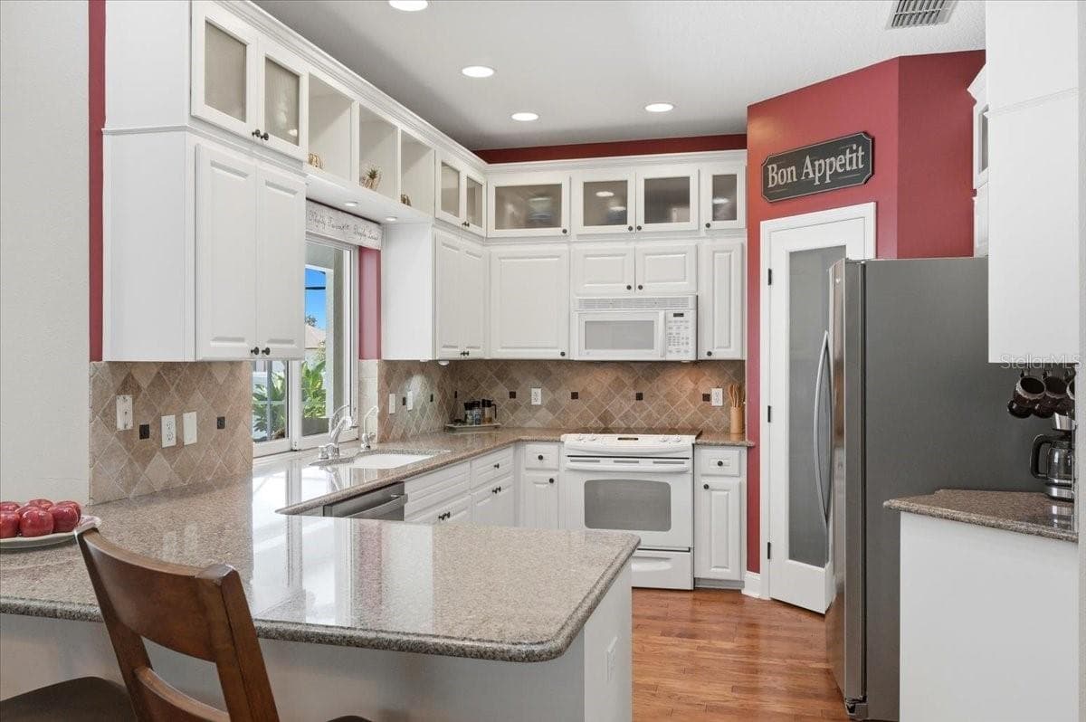 Single Family Residence at 5618 SUMMERLAND HILLS DR, LAKELAND, photo 16 of 63