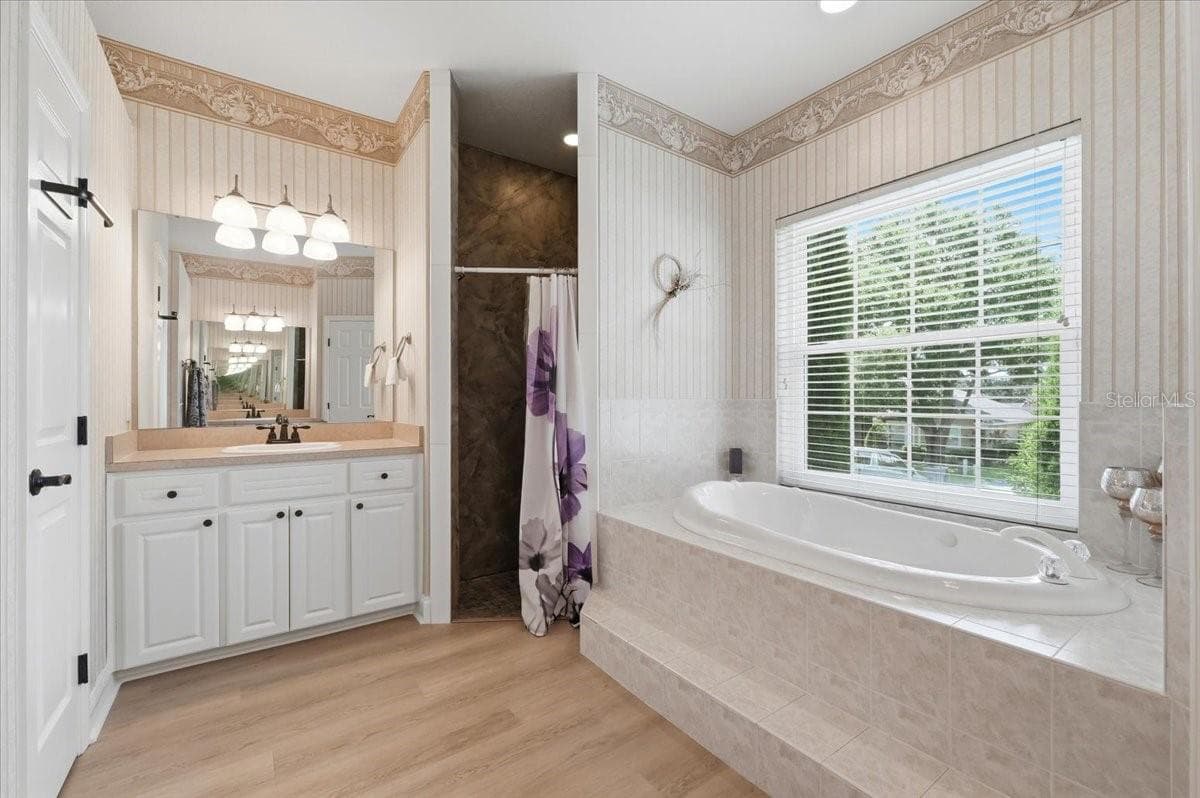 Single Family Residence at 5618 SUMMERLAND HILLS DR, LAKELAND, photo 27 of 63