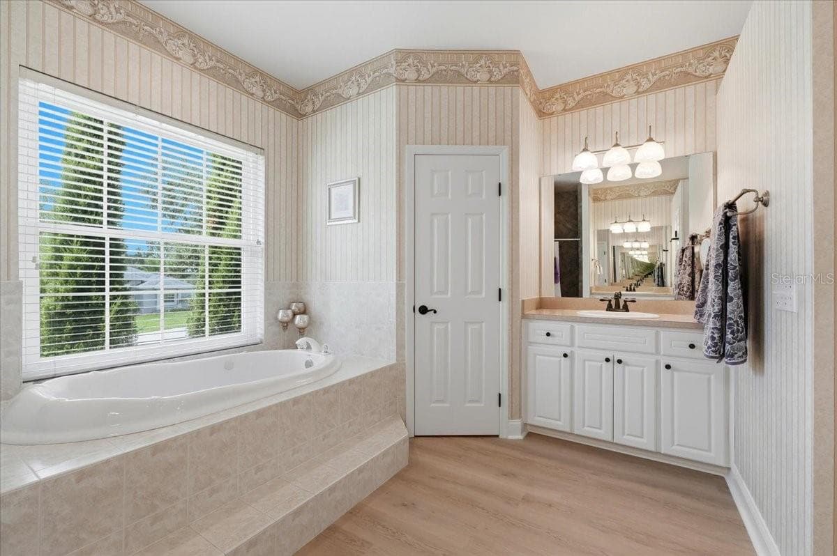 Single Family Residence at 5618 SUMMERLAND HILLS DR, LAKELAND, photo 28 of 63