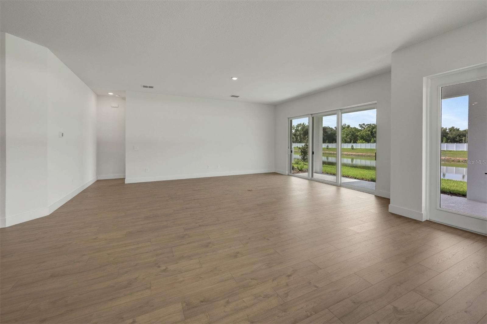 Family Room - 7249 MEADOWSHADE CT, SARASOTA