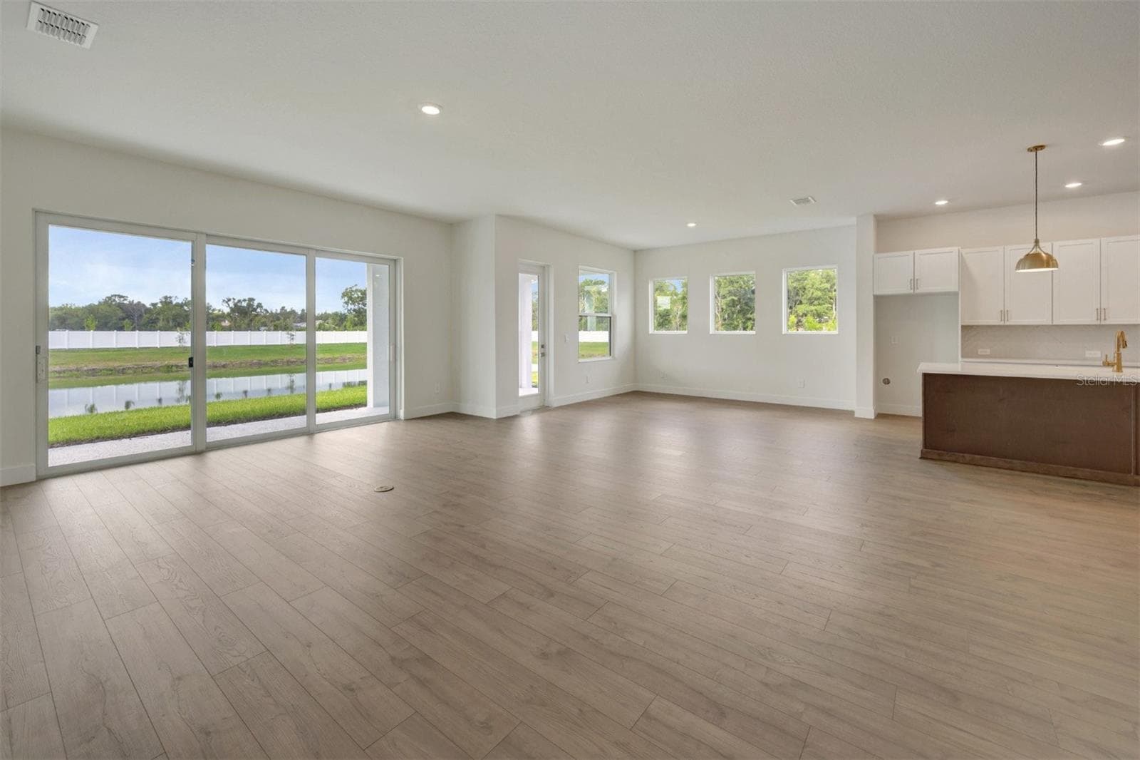 Family Room - 7249 MEADOWSHADE CT, SARASOTA