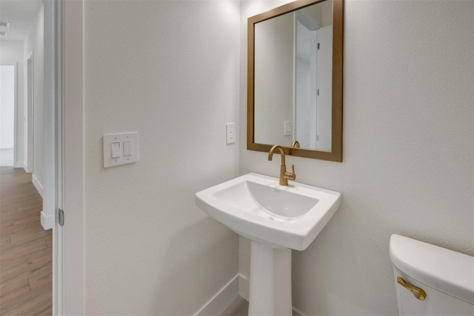 Powder Bath - 7249 MEADOWSHADE CT, SARASOTA