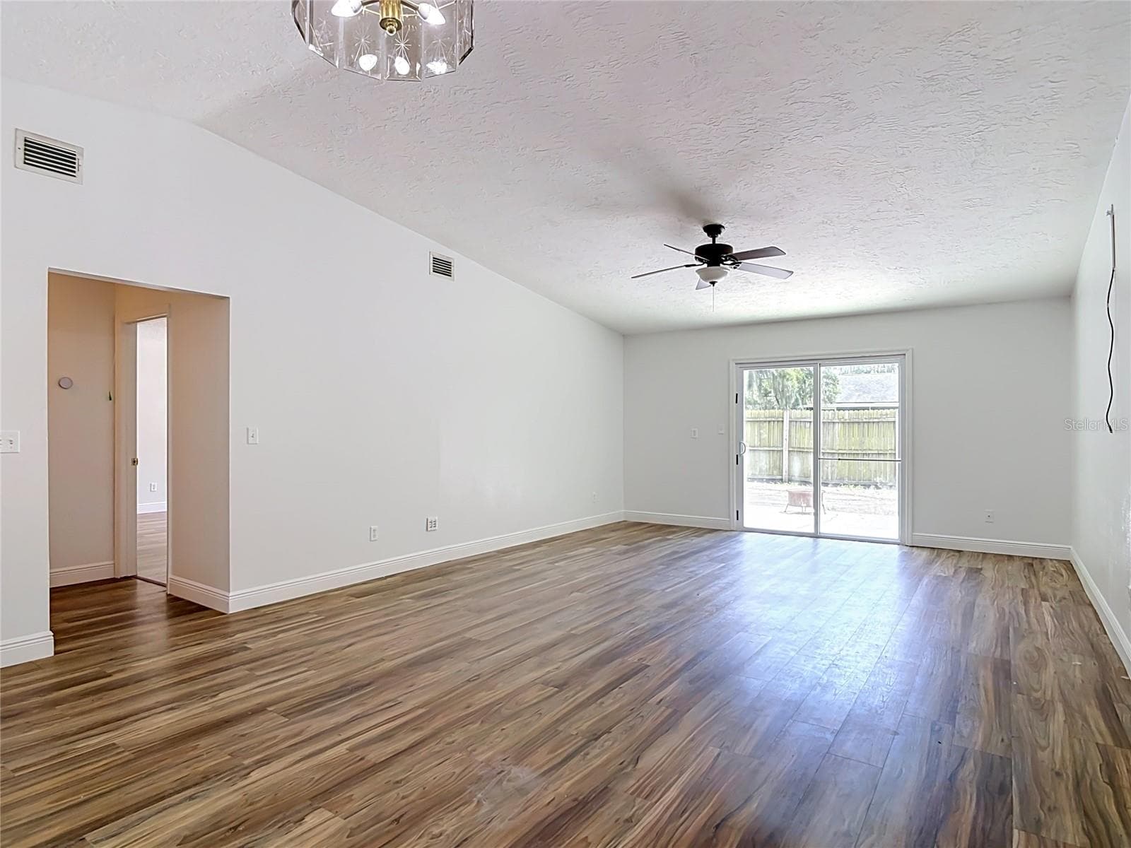 Single Family Residence at 1302 BOND ST, EDGEWATER, photo 8 of 46