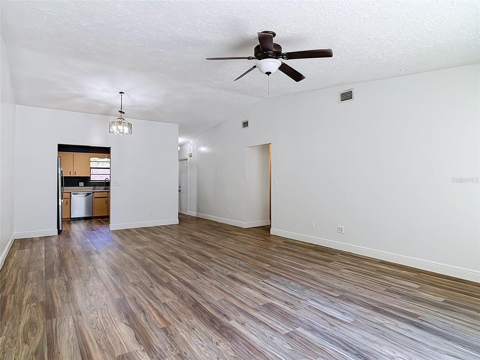 Single Family Residence at 1302 BOND ST, EDGEWATER, photo 12 of 46