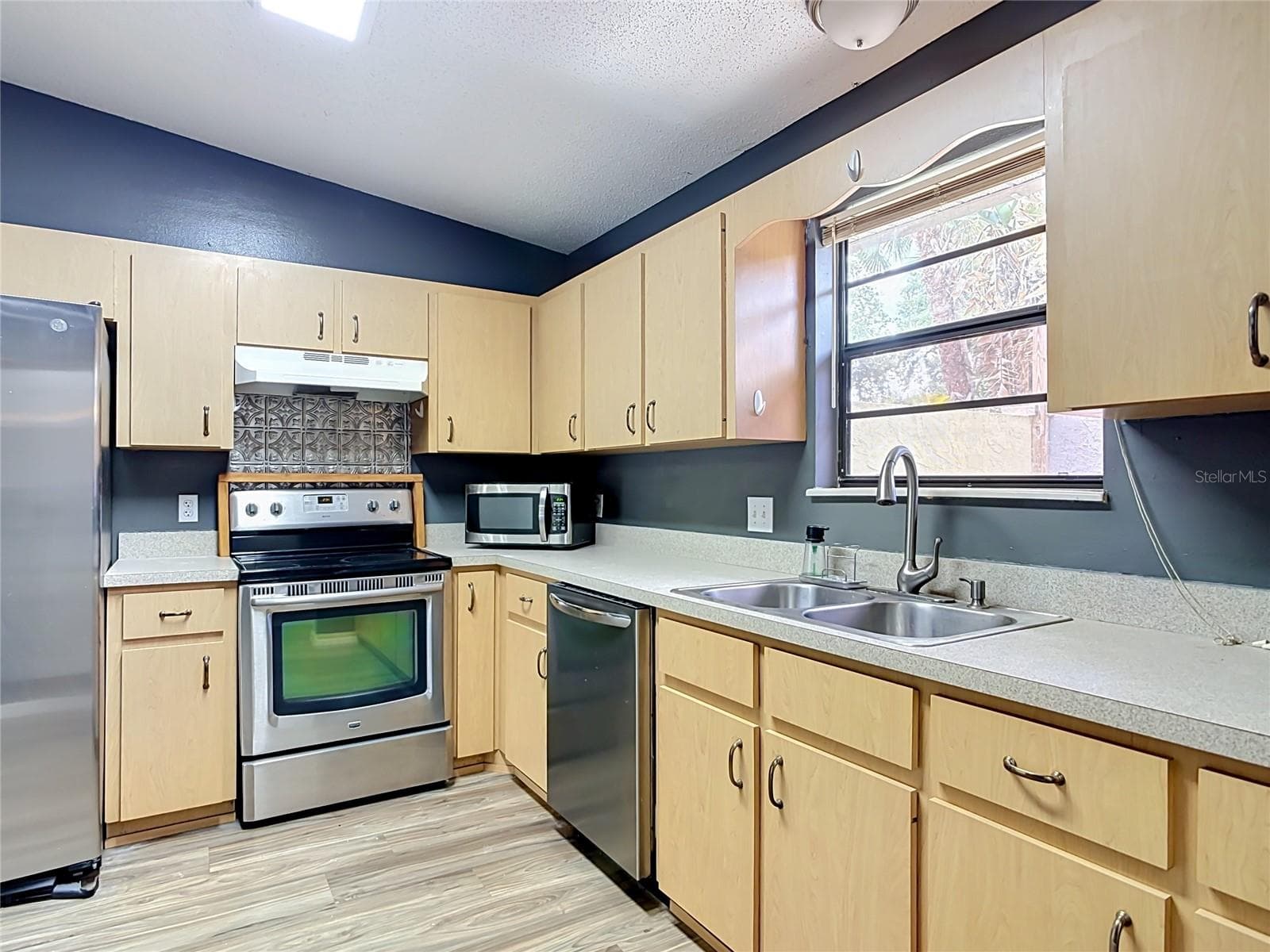 Single Family Residence at 1302 BOND ST, EDGEWATER, photo 14 of 46