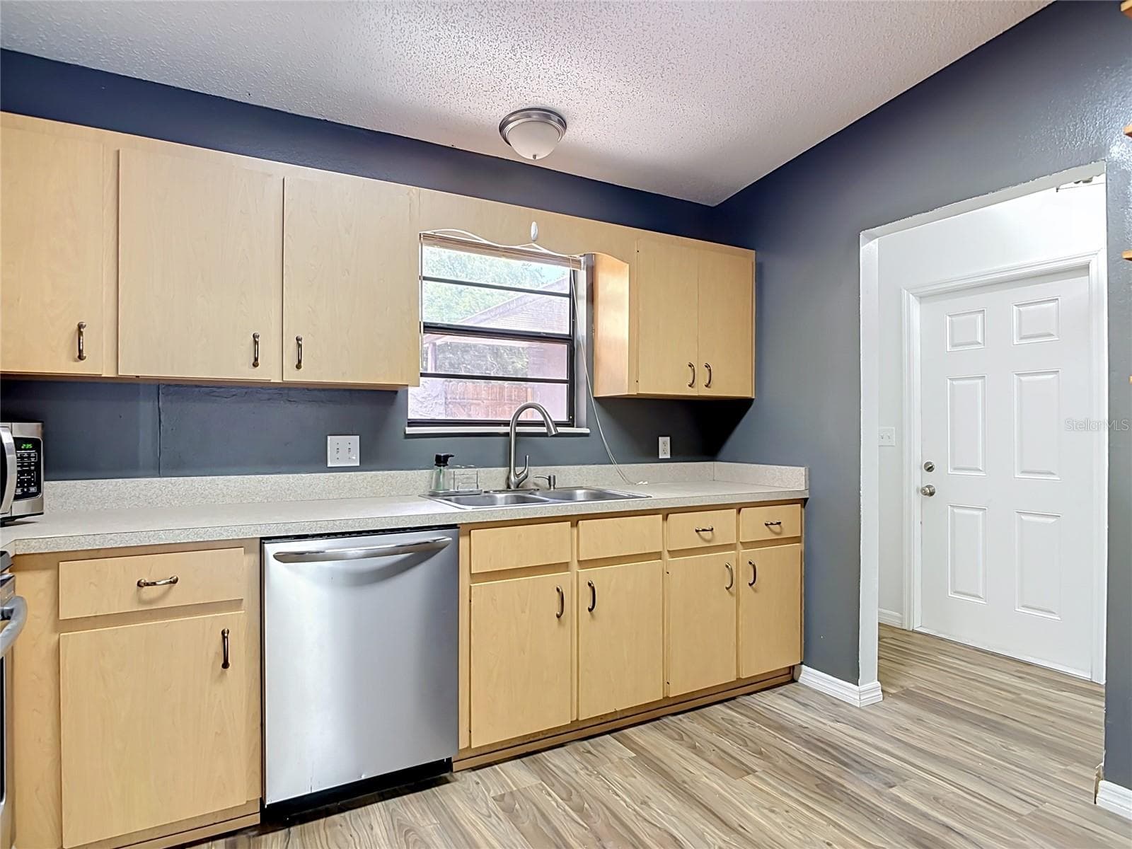 Single Family Residence at 1302 BOND ST, EDGEWATER, photo 18 of 46