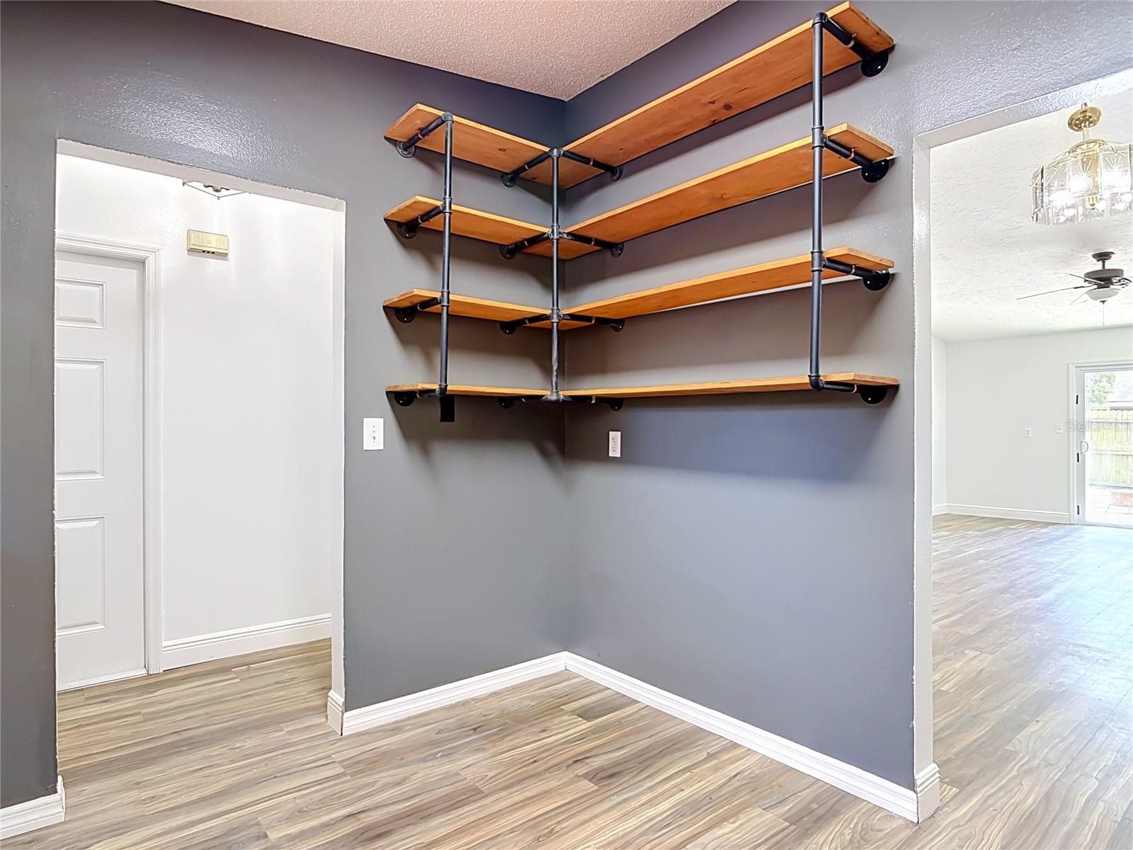 Single Family Residence at 1302 BOND ST, EDGEWATER, photo 19 of 46