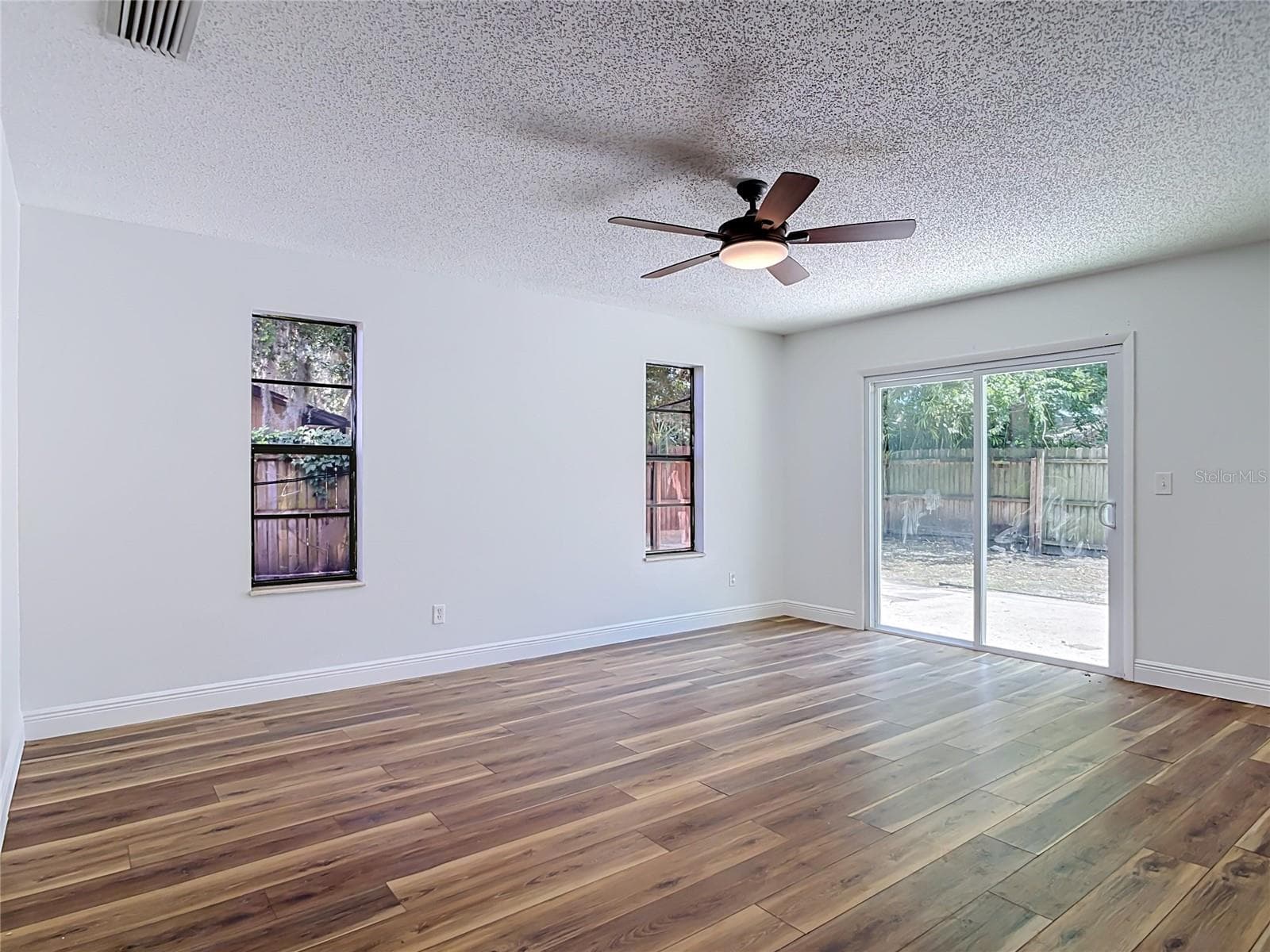 Single Family Residence at 1302 BOND ST, EDGEWATER, photo 25 of 46