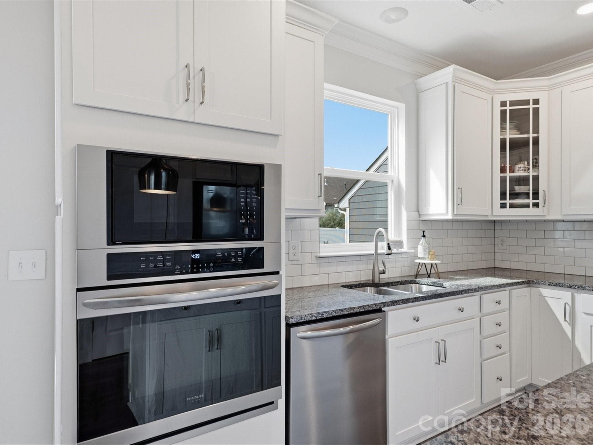 Single Family Residence at 7122 Astella Way, Lancaster, photo 16 of 46