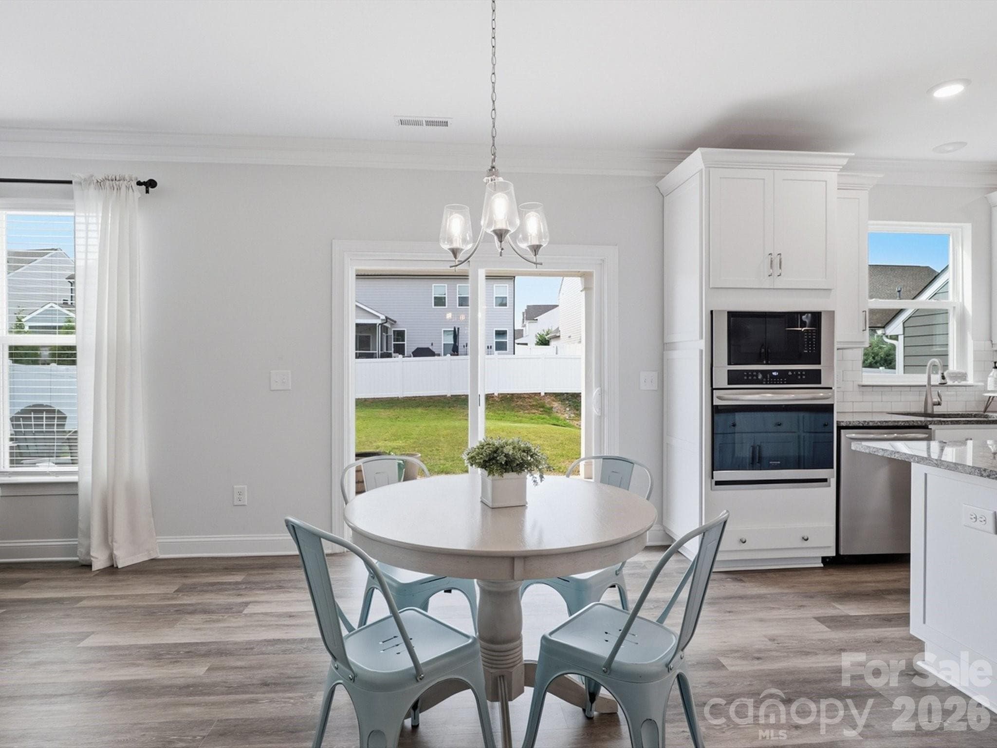 Single Family Residence at 7122 Astella Way, Lancaster, photo 10 of 46