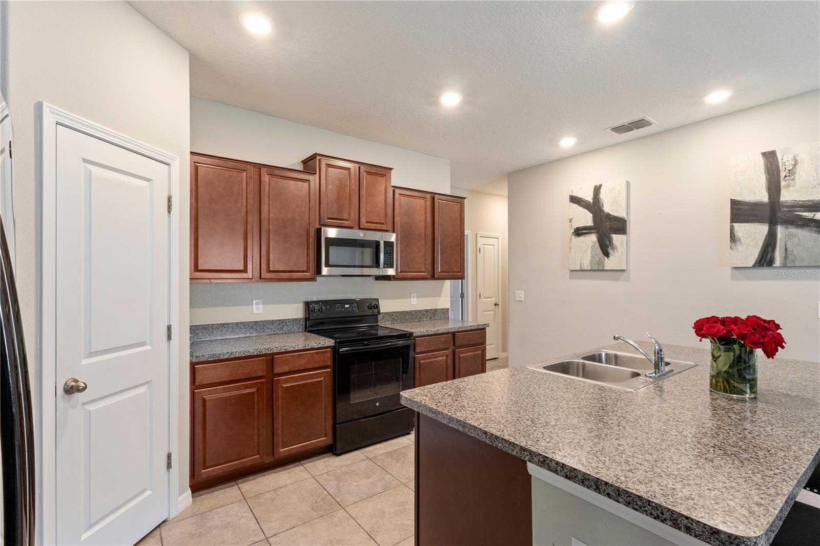 Single Family Residence at 2987 MOULDEN HOLLOW DR, ZEPHYRHILLS, photo 12 of 28