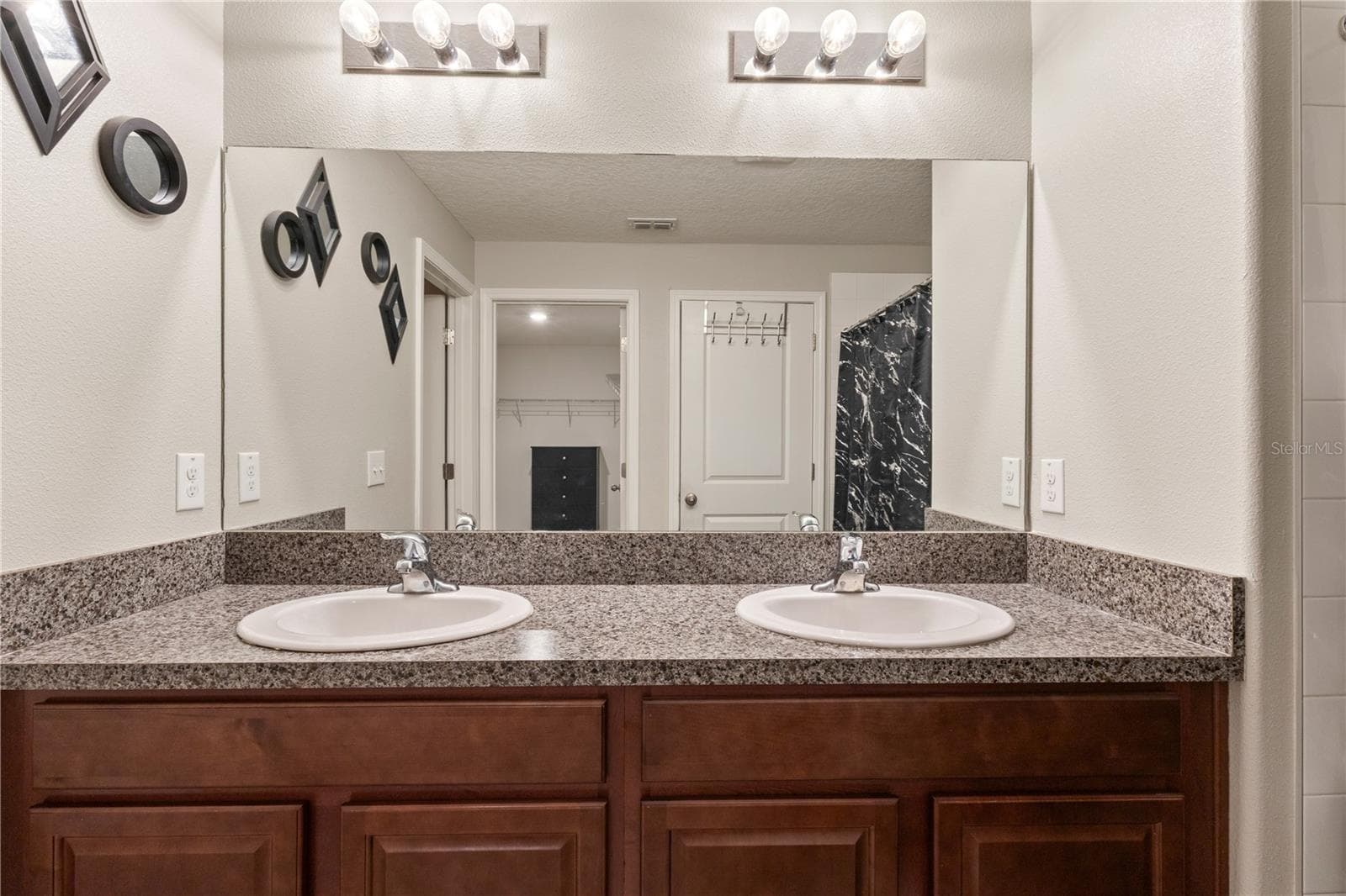 Single Family Residence at 2987 MOULDEN HOLLOW DR, ZEPHYRHILLS, photo 16 of 28