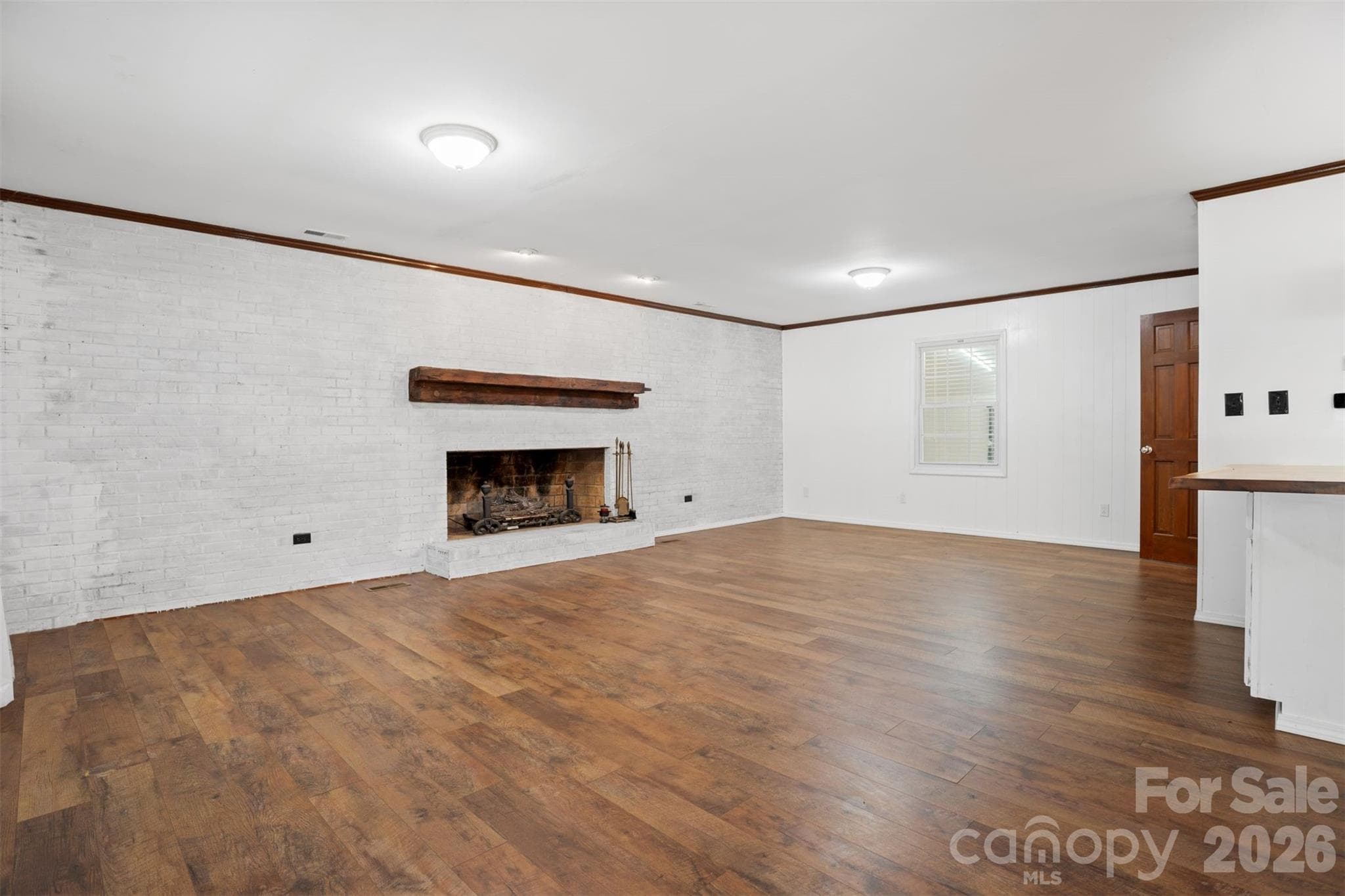 Great Room - 218 S Plantation Road, Lancaster
