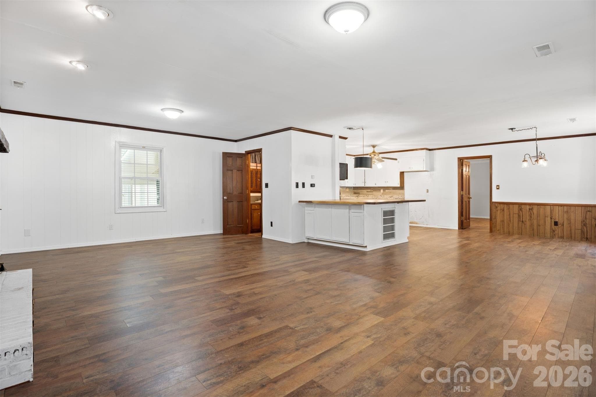 Great Room - 218 S Plantation Road, Lancaster