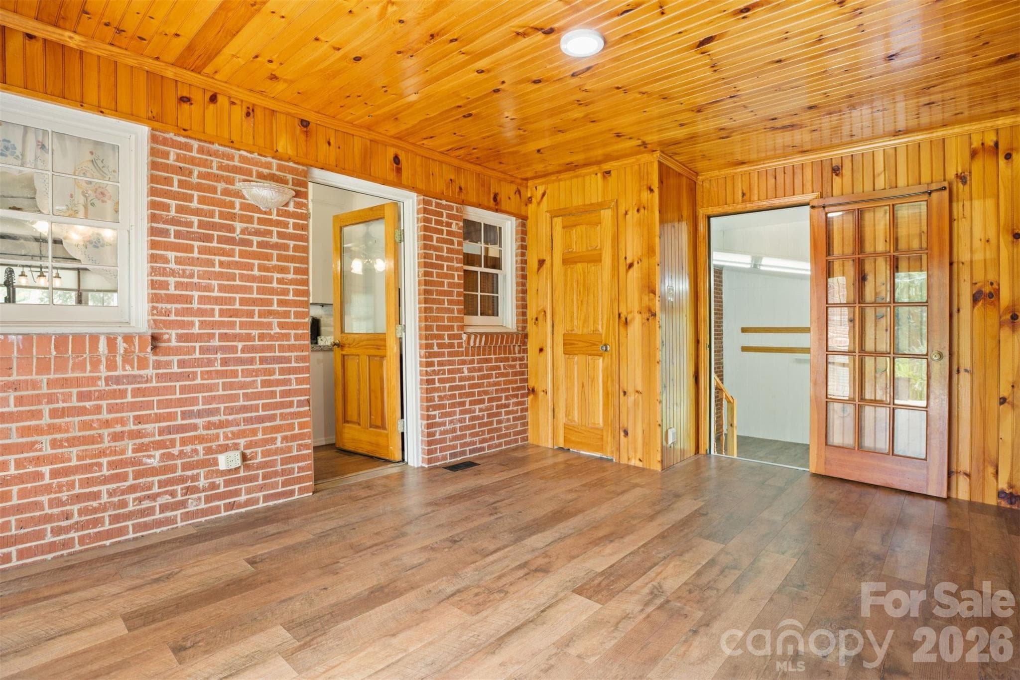 Office - 218 S Plantation Road, Lancaster
