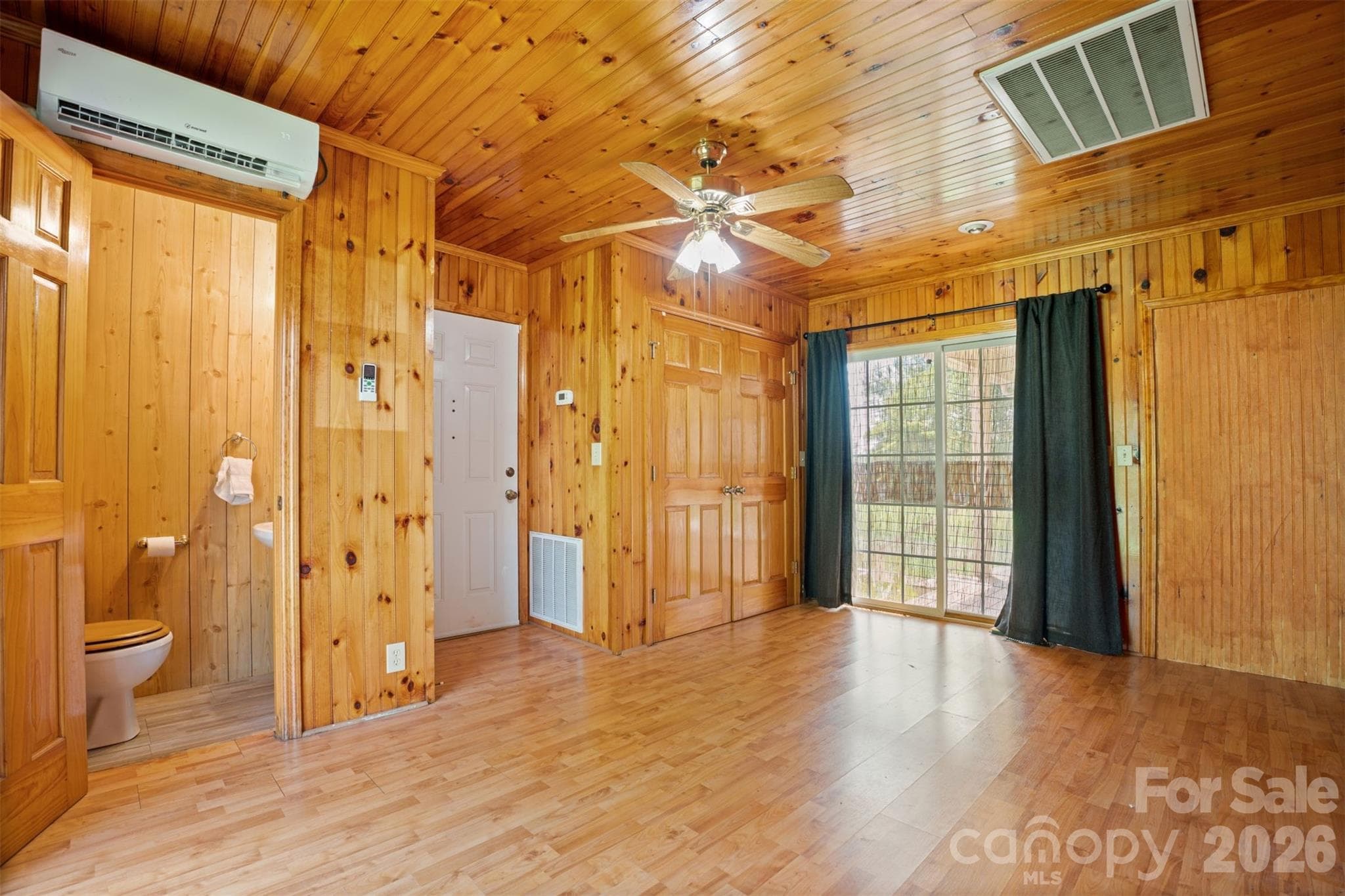 2nd Bedroom - 218 S Plantation Road, Lancaster