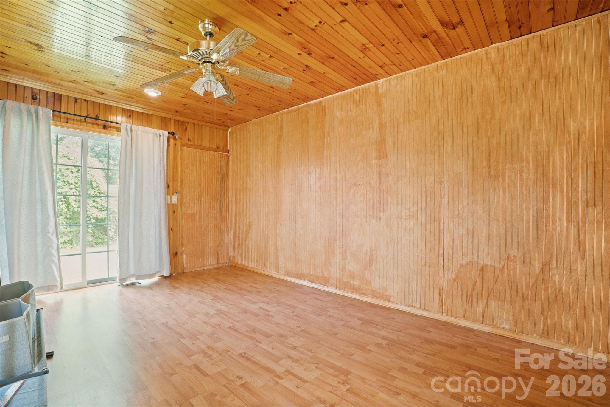 Sunroom - 218 S Plantation Road, Lancaster