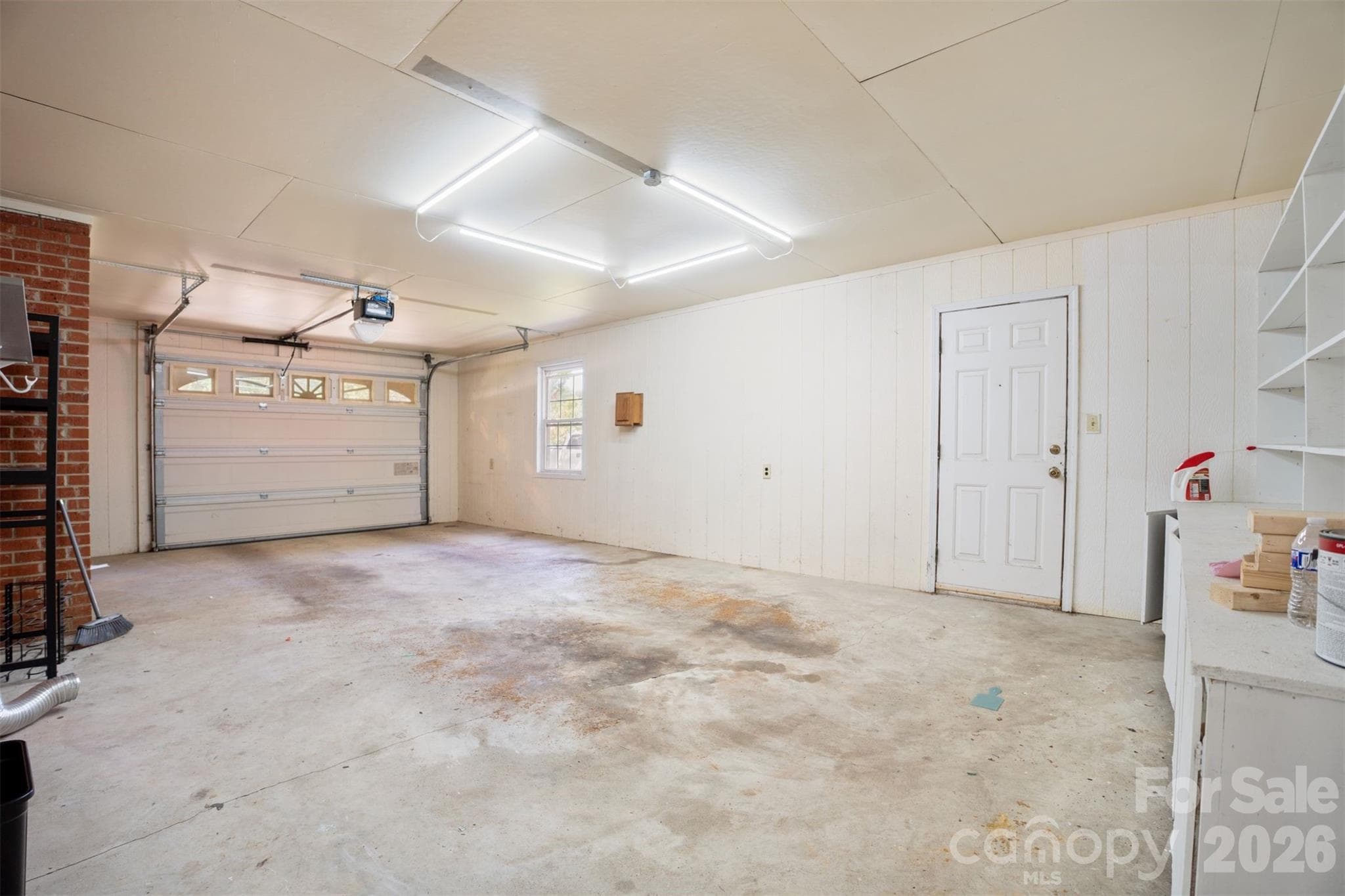 Attached 1 Car Garage - 218 S Plantation Road, Lancaster