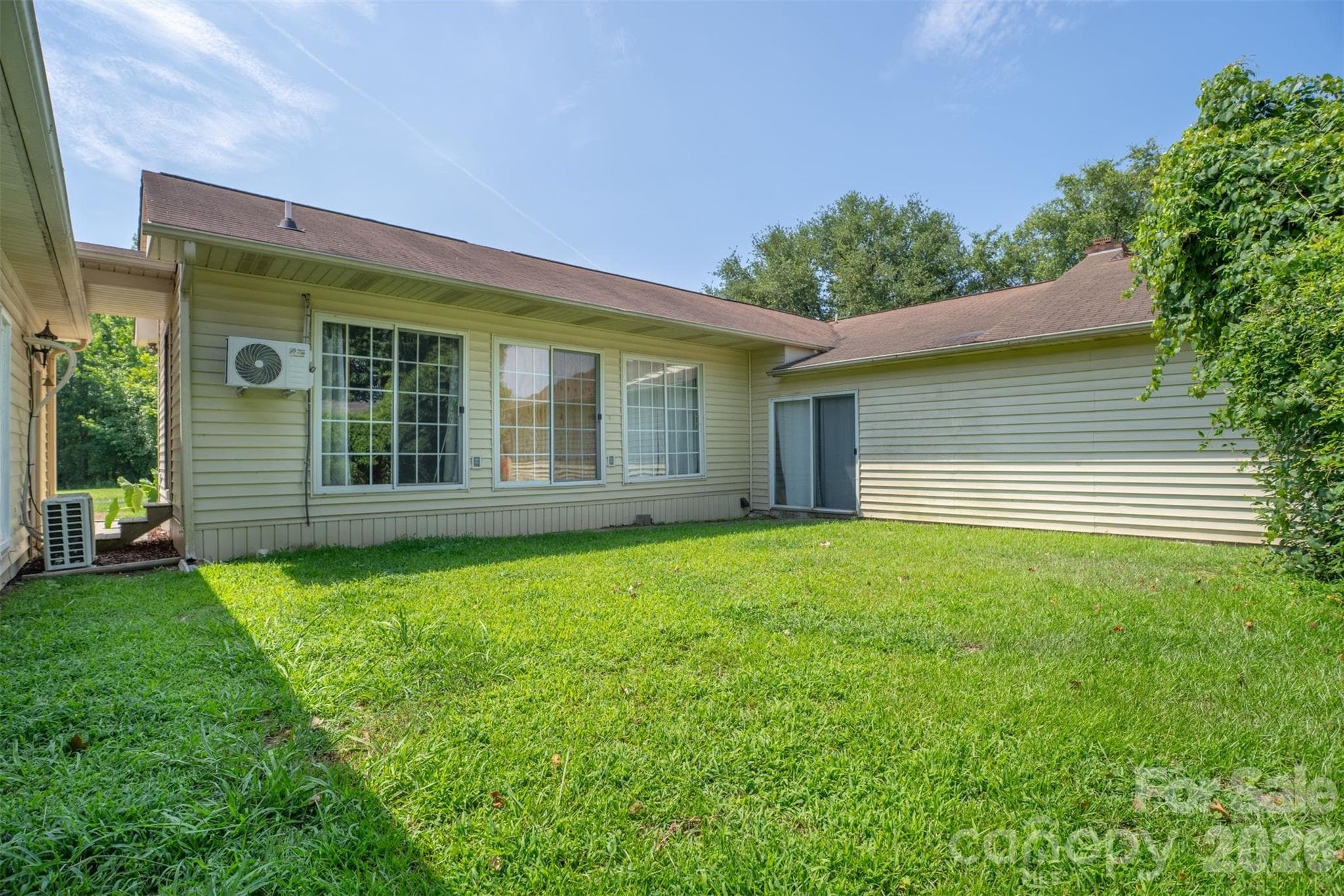 Back - 218 S Plantation Road, Lancaster